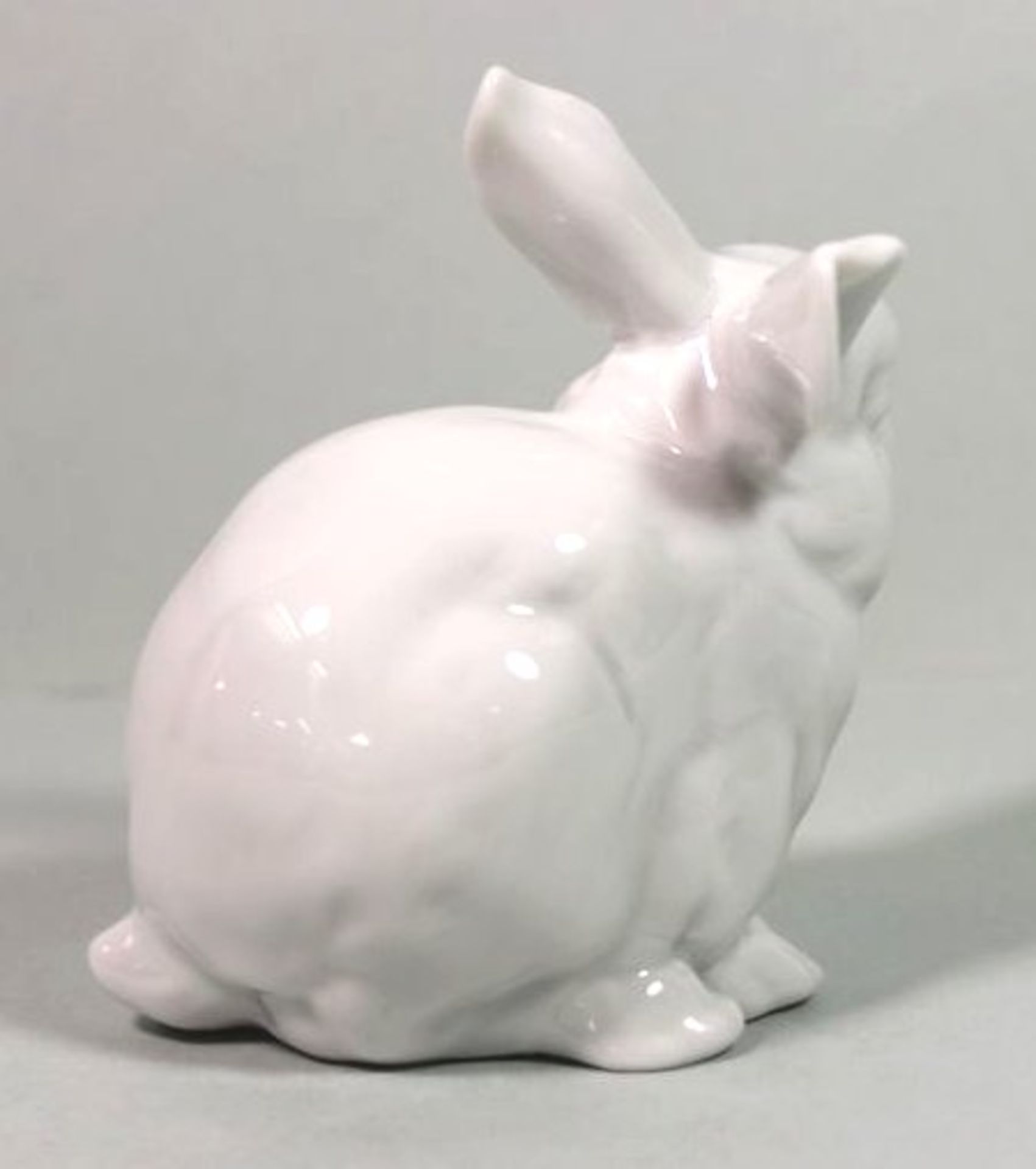 kauender Hase, weiss "Hutschenreuther" , Weißporzellan, H-8cm. - Bild 3 aus 6