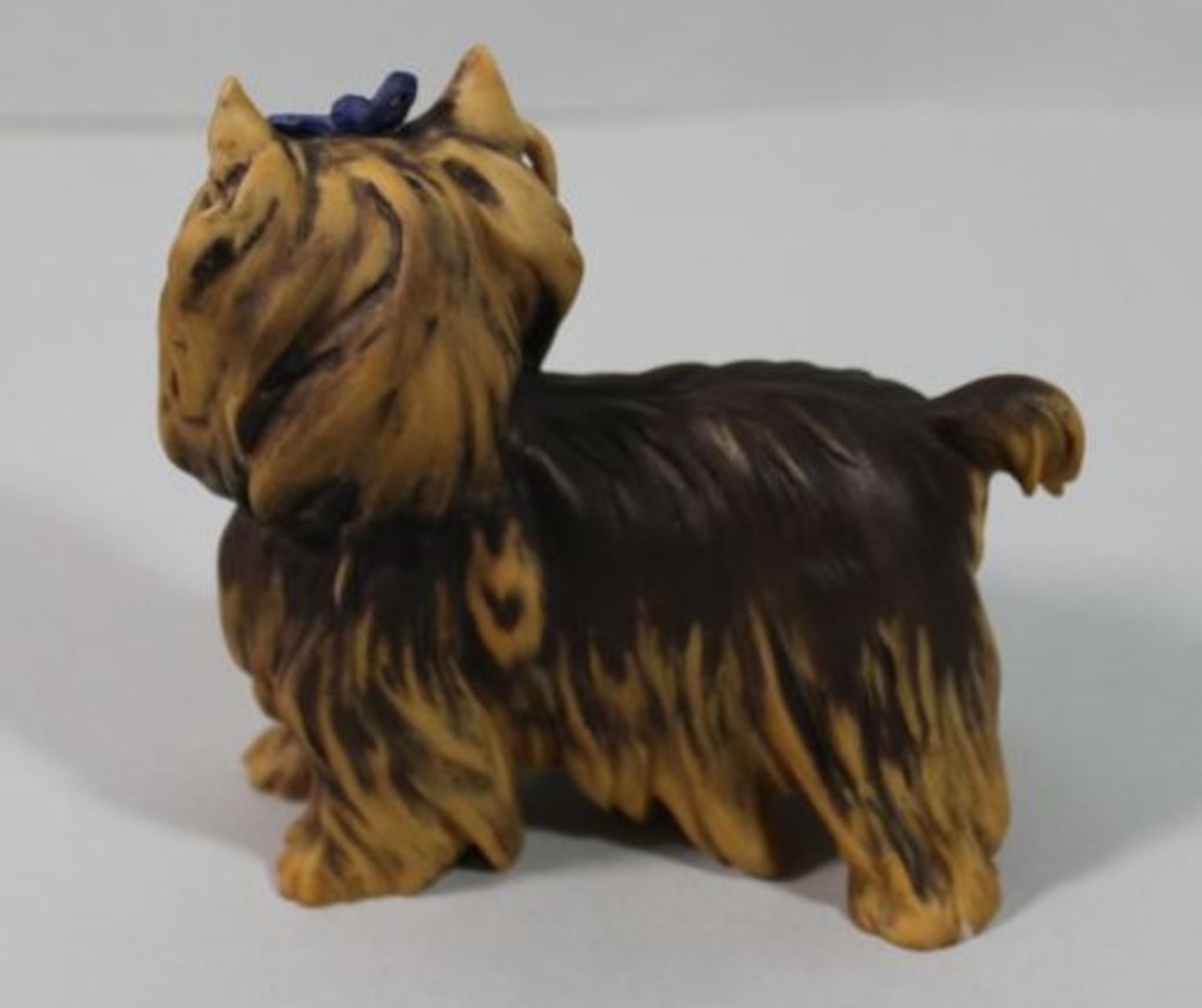 Hundefigur, AK Alboth und Kaiser, bemalt, min. Chip am Hinterlauf, H-9,5cm. - Bild 2 aus 3