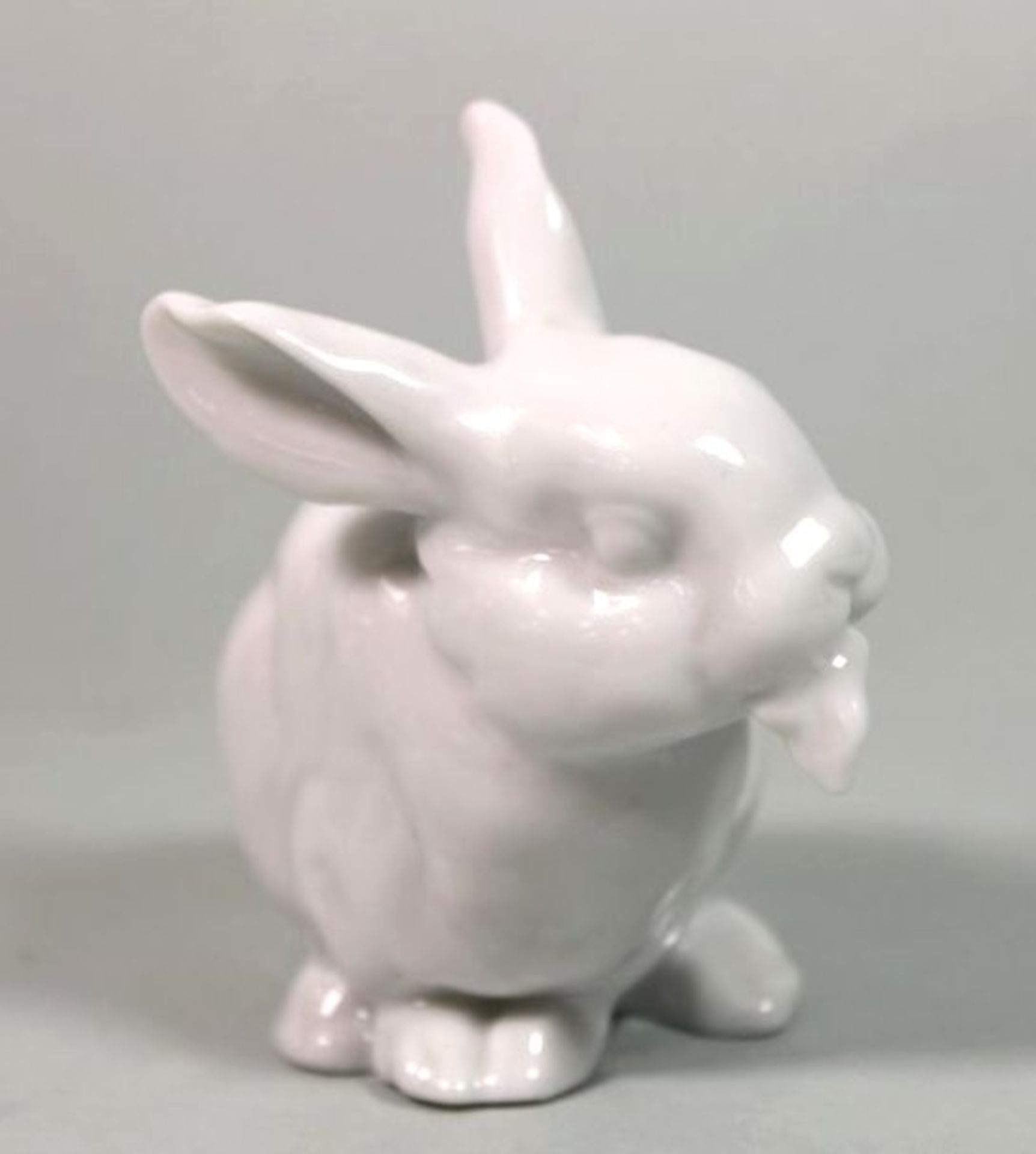 kauender Hase, weiss "Hutschenreuther" , Weißporzellan, H-8cm. - Bild 2 aus 6