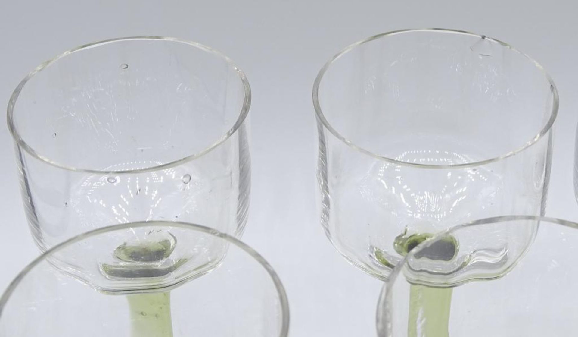 7x kl.Gläser,grüner Stand,H- 11,5cm,kl.Abplatz - Bild 4 aus 4