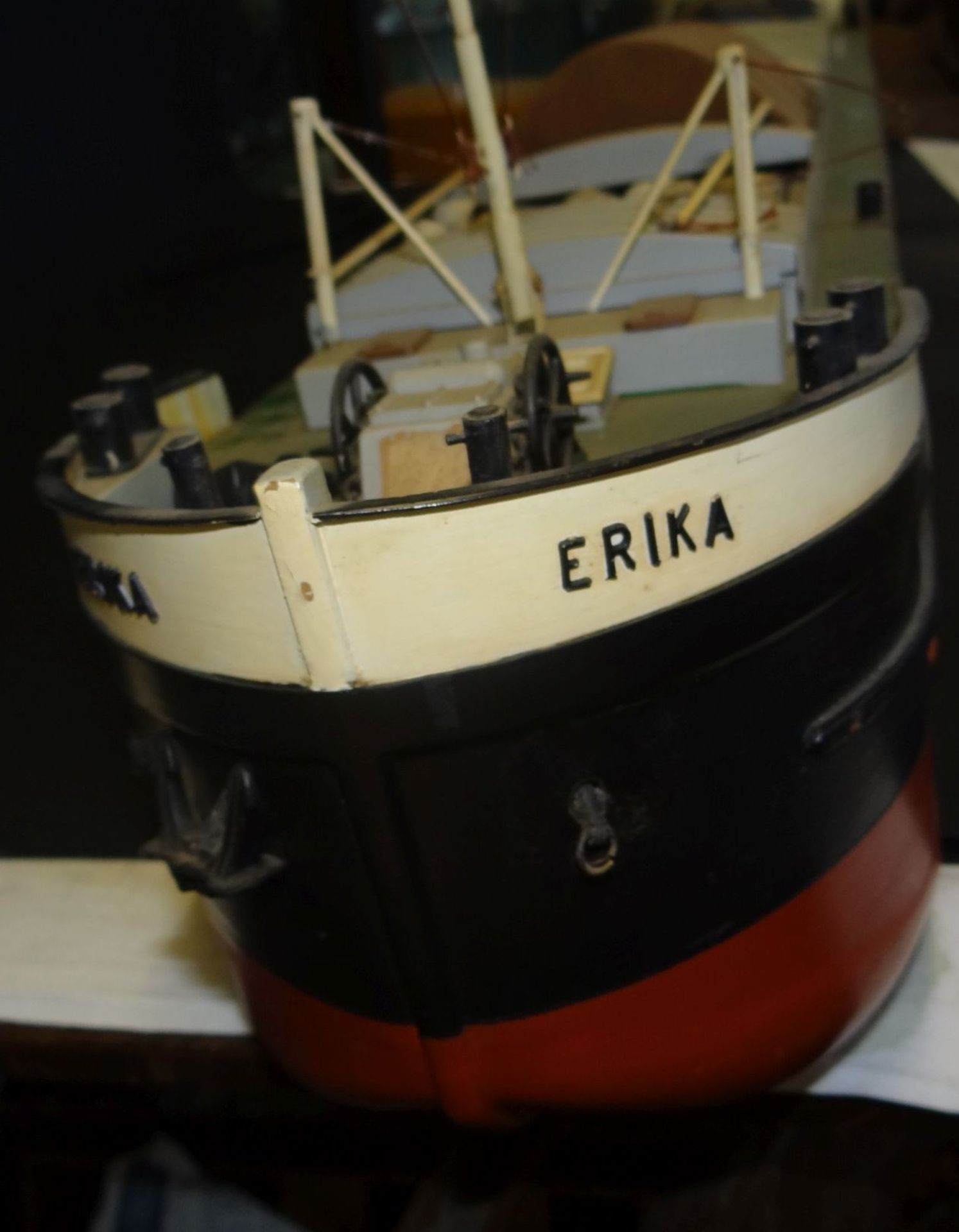 gr. Schiffsmodell, Kunststoff mit Servo Motor, "Erika" Heimathafen Brake, überhiolungsbedürftig,. - Bild 5 aus 6
