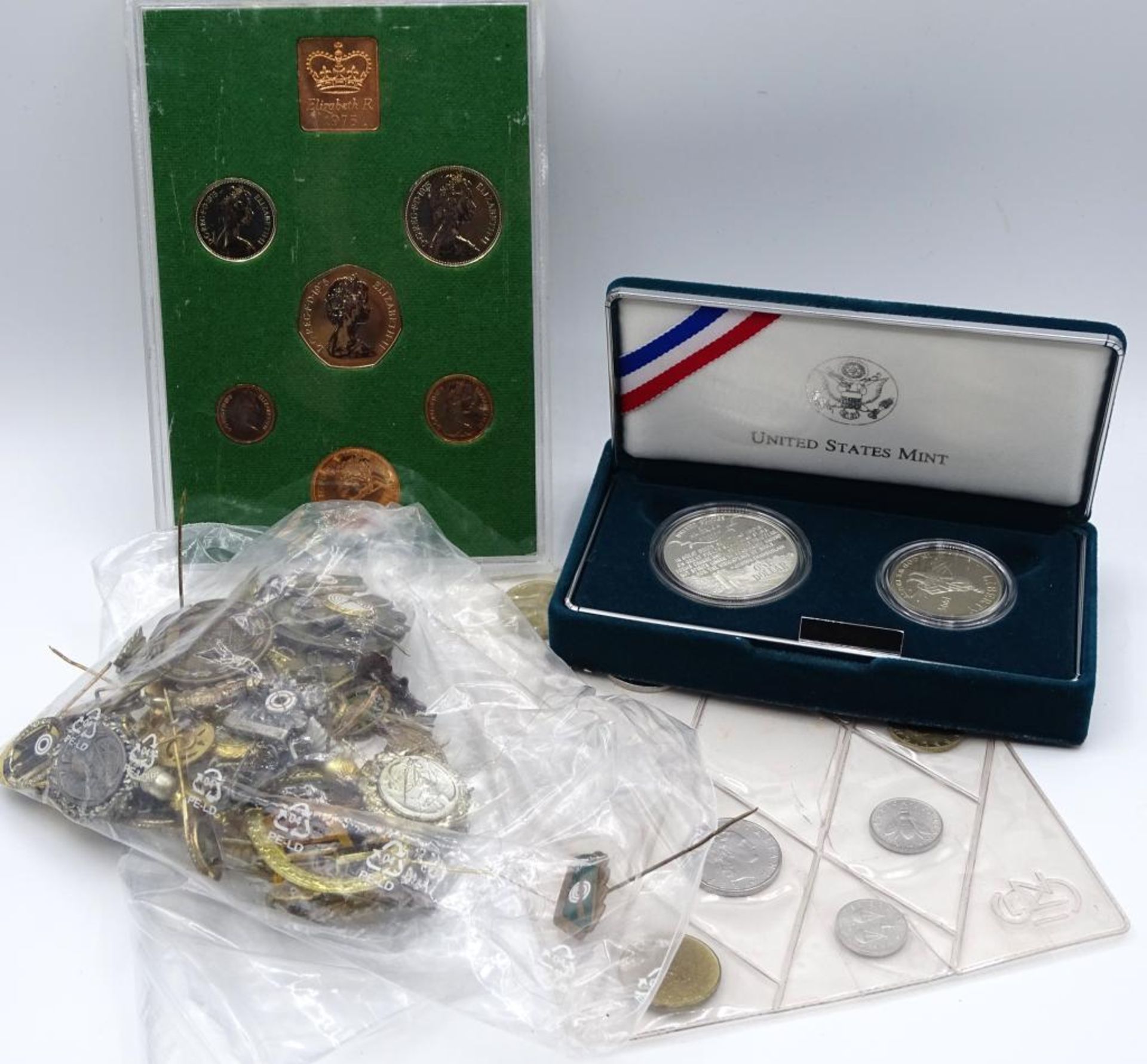 Koffer mit div. Münzen aus aller Welt, tw. Silber, Schützenabzeichen,Plaketten et - Bild 9 aus 10