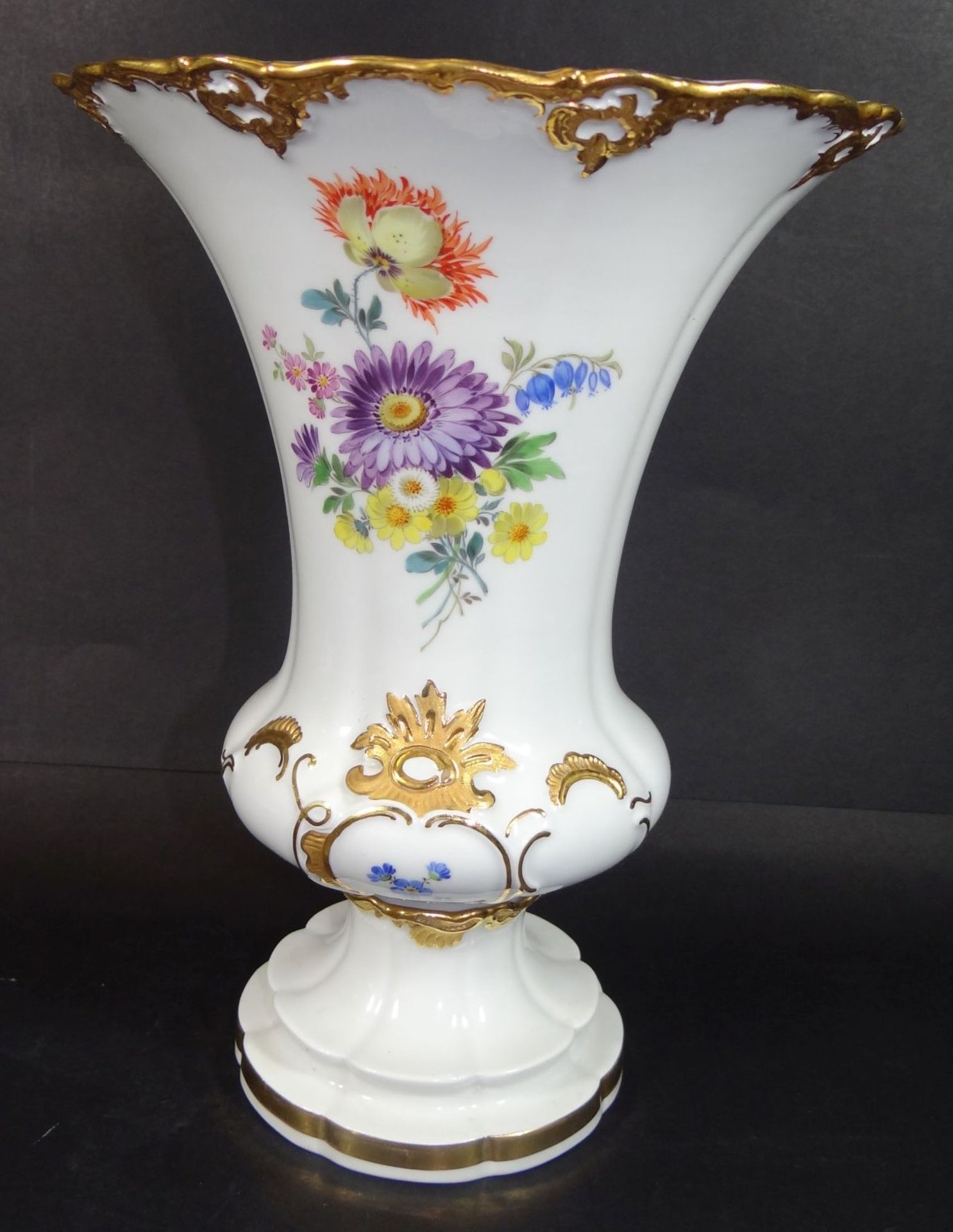 hohe Meissenvase, Blumen mit Gold, H-24 cm, 1.Wahl, guter Zustand