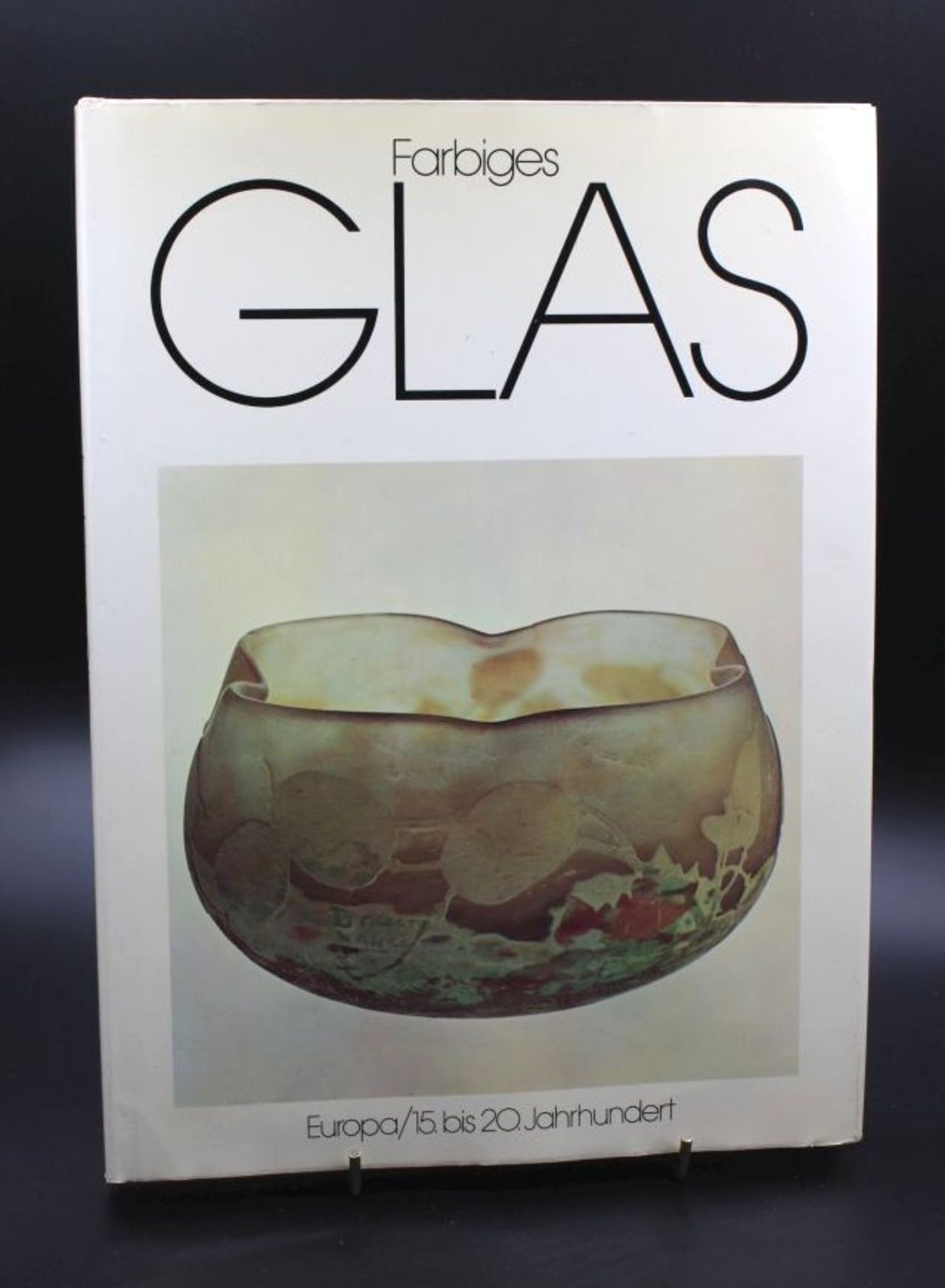 Farbiges Glas, Keith Middlemas, Wiesbaden 1971.