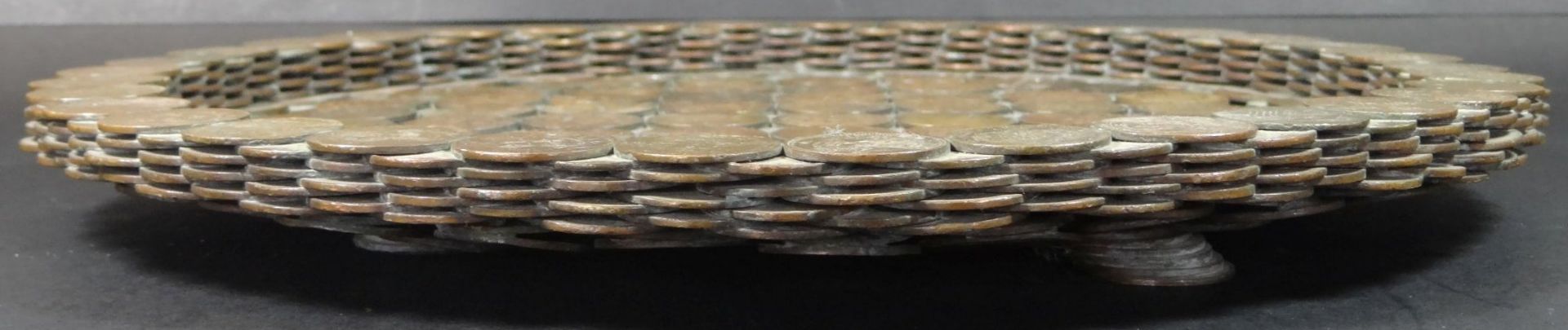 grosse Schale aus ca. 700 chinesischen Münzen um 1905, z.B. TAI-CHING TI-KUO Kupfer Münze 10 CASH - Bild 2 aus 10
