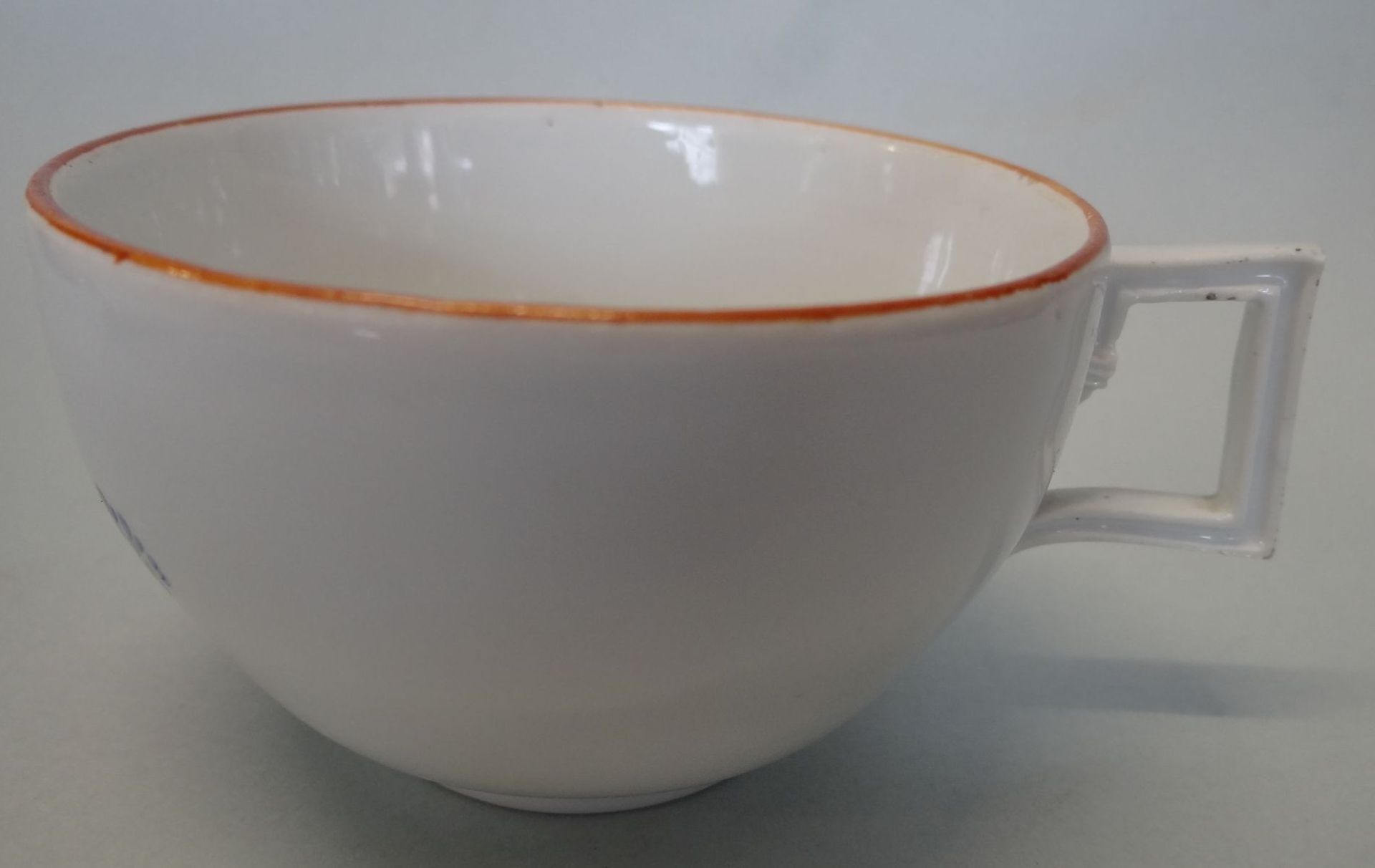 einzelne Tasse, "Meissen" um 1840, rote Rose Alters-u. Gebrauchsspuren - Bild 2 aus 7