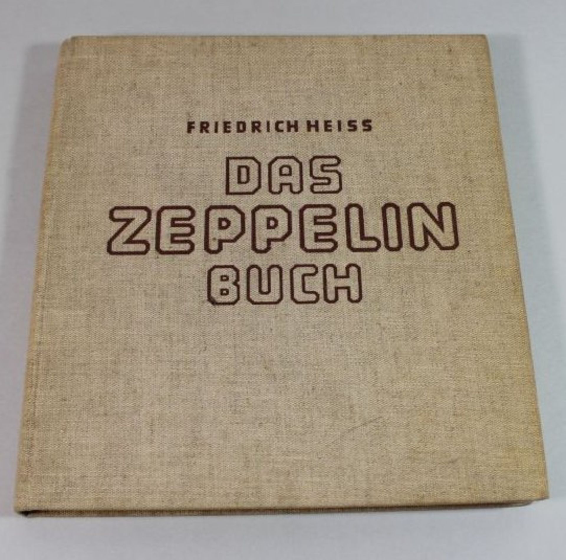 Das Zeppelinbuch, Friedrich Heiß, 1936. Alters-u. Gebrauchsspuren.