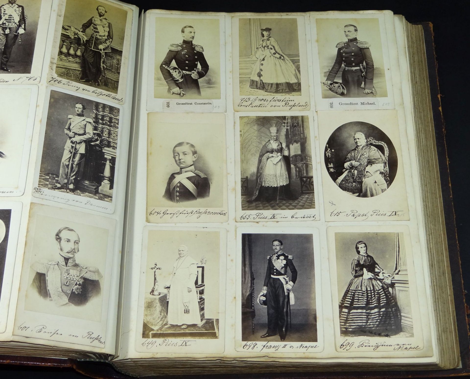 2x grosse Bücher voller Sammelbildchen um 1870, wohl Stahlstiche, ca. 850 Stück, eingeklebt und - Bild 10 aus 10