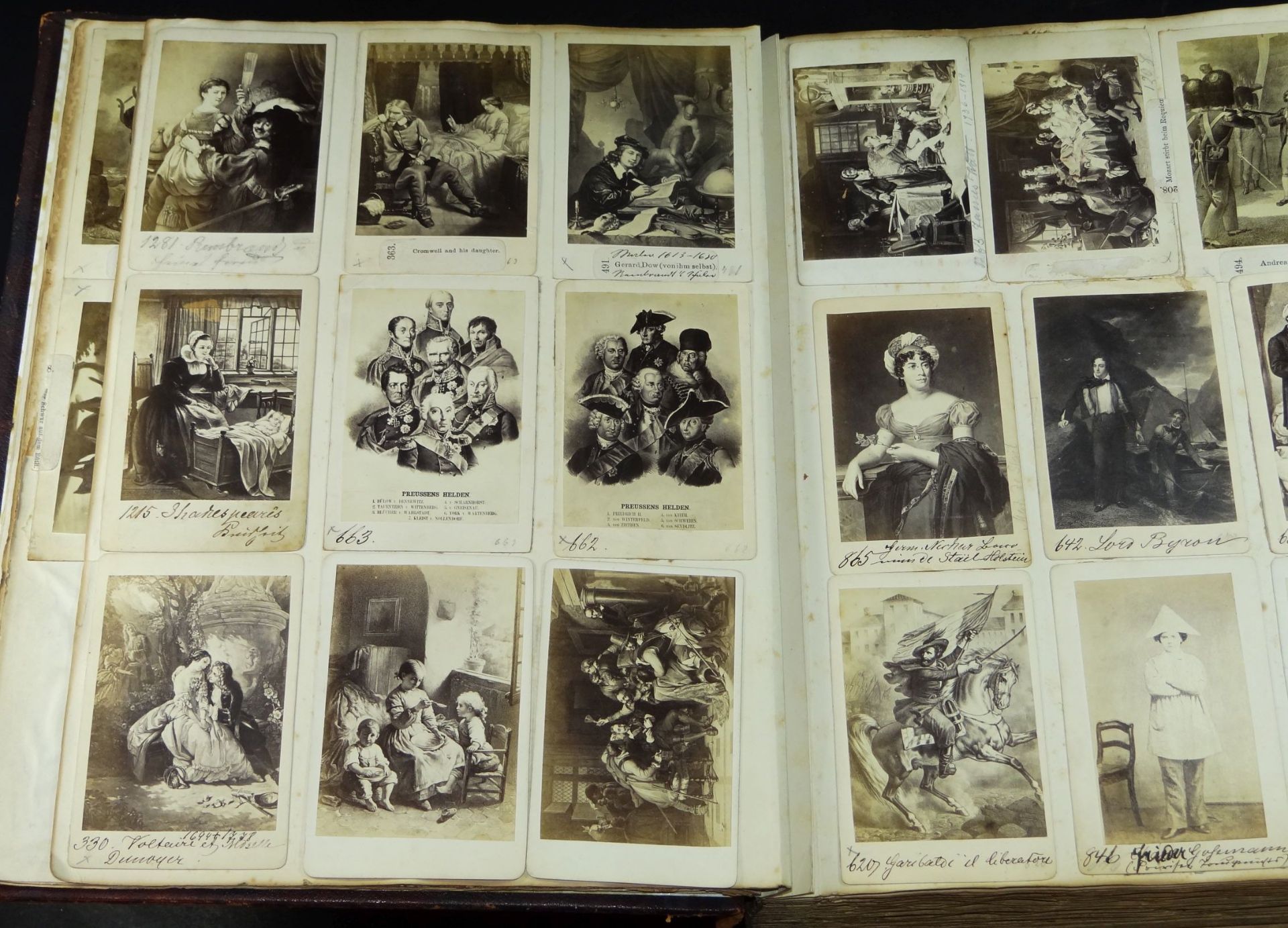 2x grosse Bücher voller Sammelbildchen um 1870, wohl Stahlstiche, ca. 850 Stück, eingeklebt und - Bild 5 aus 10