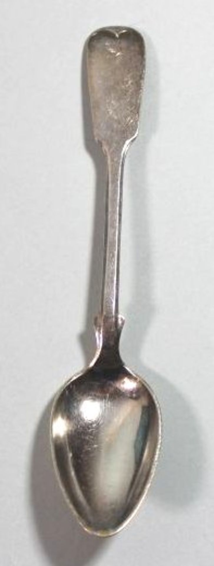 6x Kaffeelöffel, Silber, Spatenform, um 1900, je verso Punktgravur, zus. 80gr., in Kasten, L-14cm. - Bild 2 aus 2