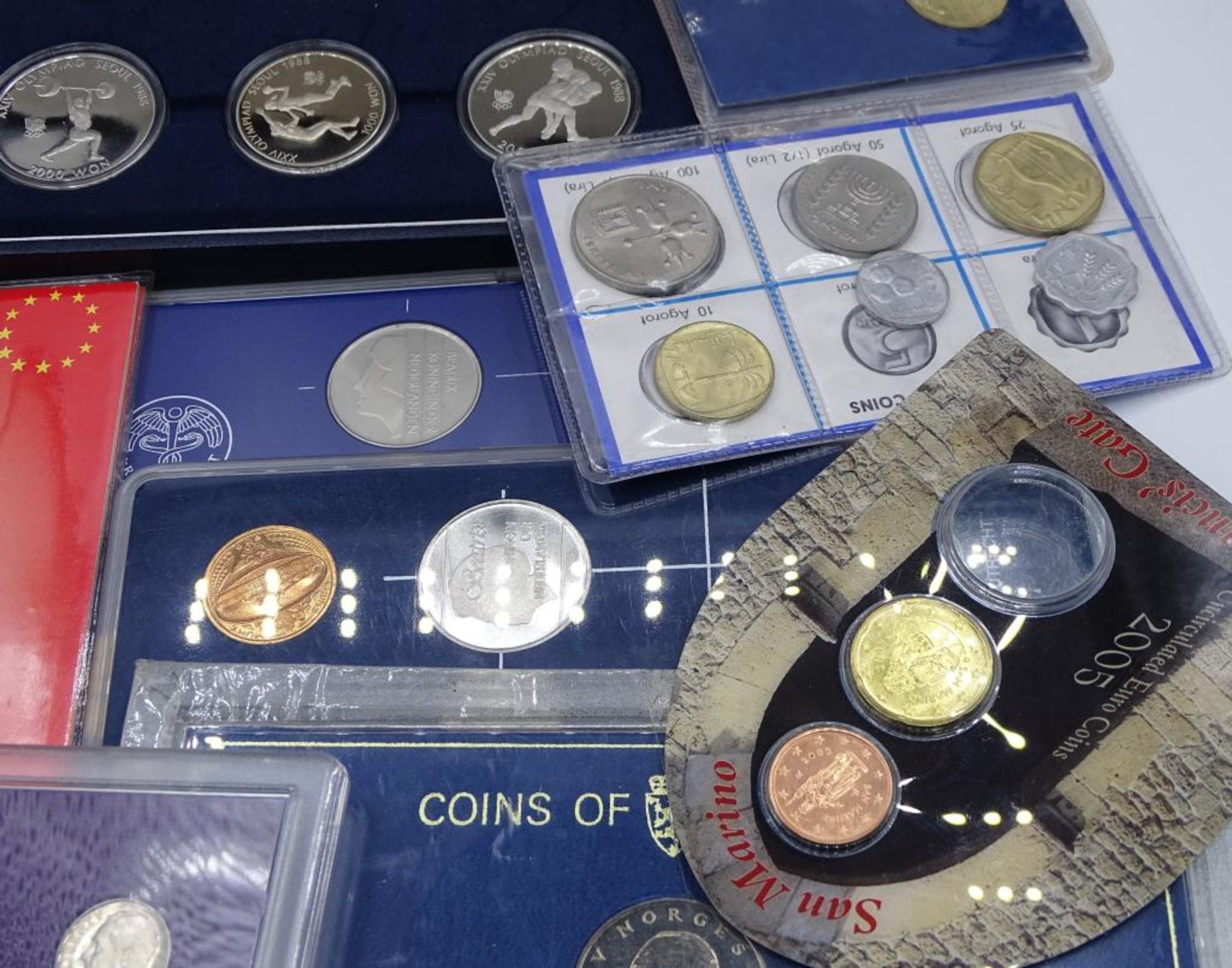 Koffer mit div. Münzen aus aller Welt, tw. Silber, Schützenabzeichen,Plaketten et - Bild 5 aus 10