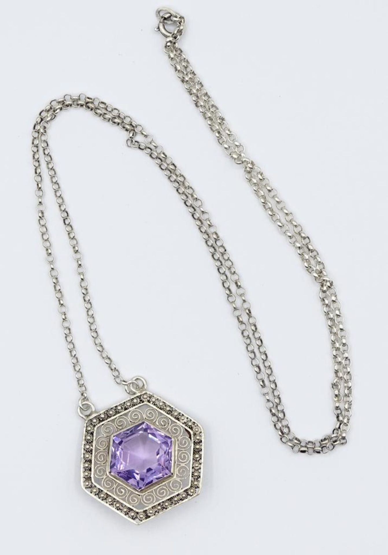 Lange Halskette mit Amethyst,Silber 835,tw.Filigran,13,9gr.,L- 68cm
