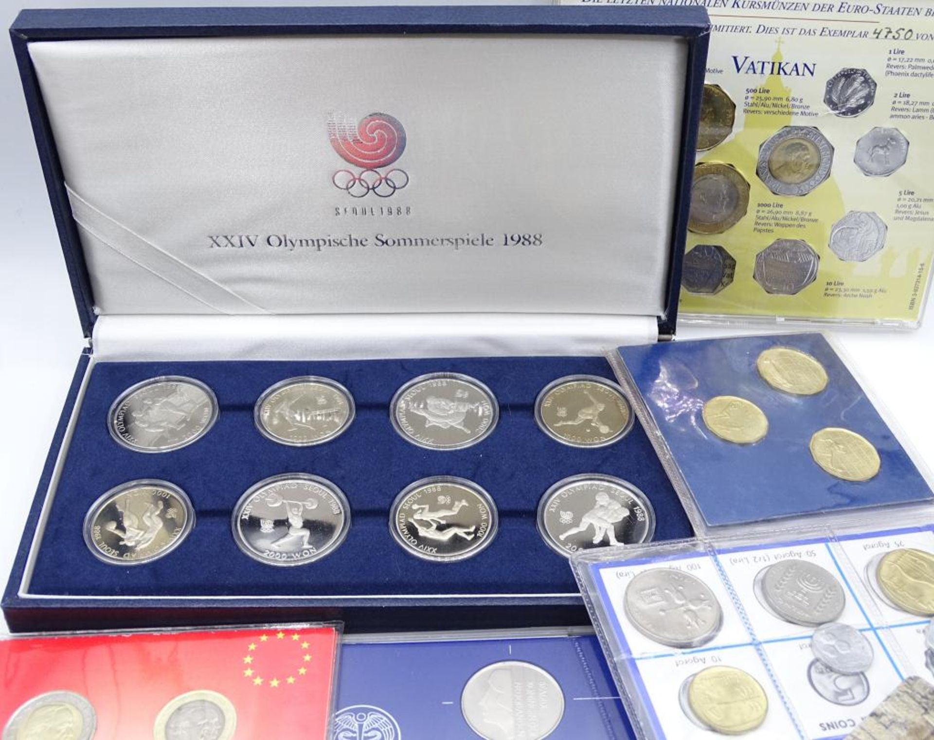 Koffer mit div. Münzen aus aller Welt, tw. Silber, Schützenabzeichen,Plaketten et - Bild 4 aus 10