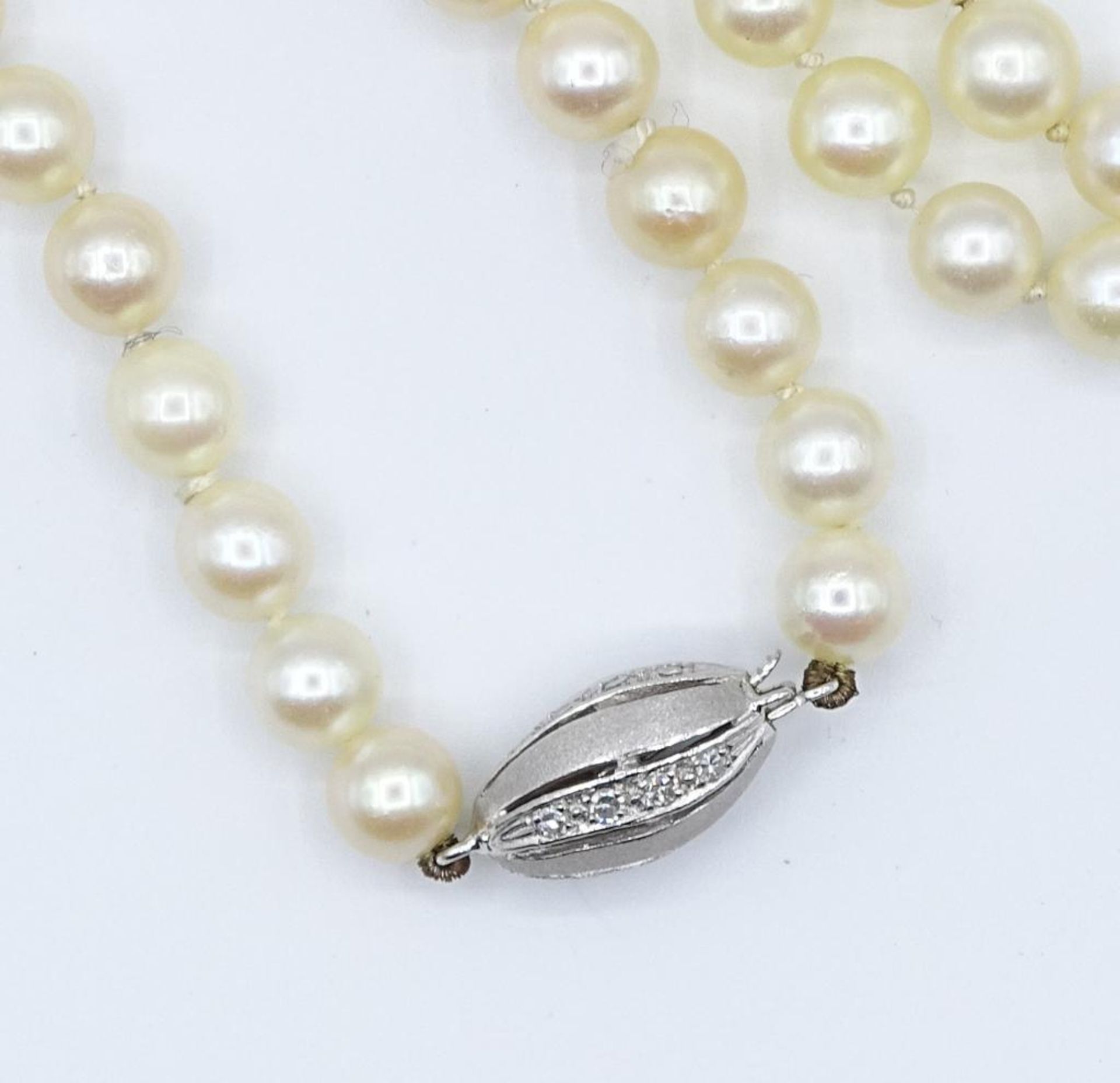 Akoya Perlen Halskette mit einer 585er WG Schließe besetzt mit Brillanten,L- 84cm - Bild 2 aus 4