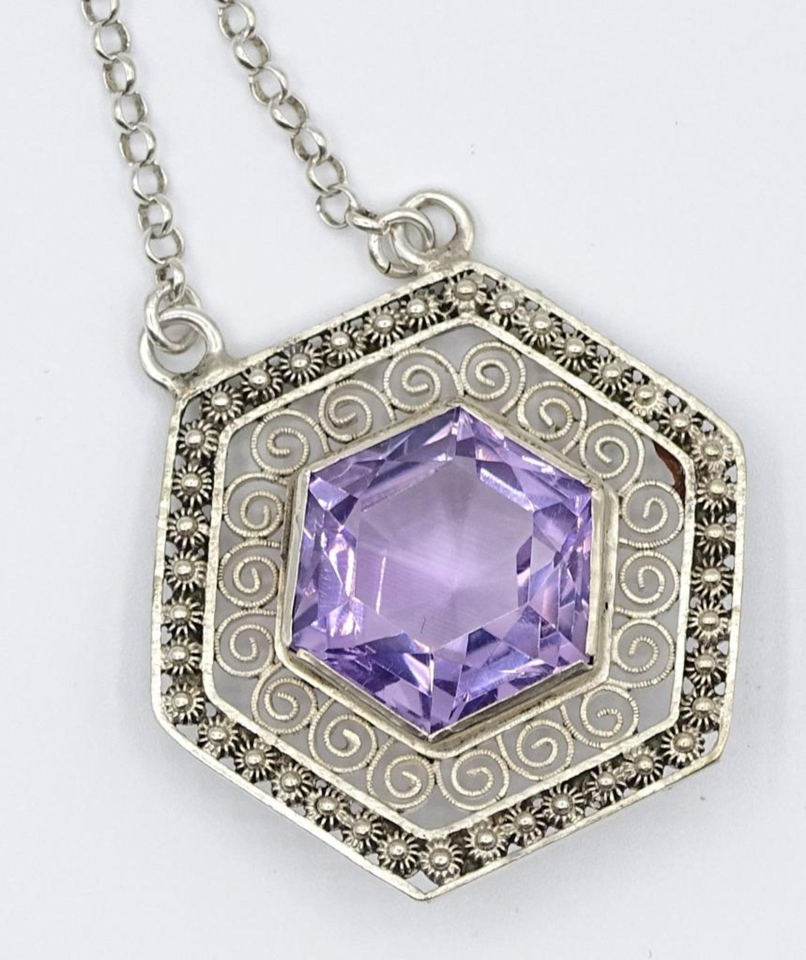 Lange Halskette mit Amethyst,Silber 835,tw.Filigran,13,9gr.,L- 68cm - Bild 2 aus 3