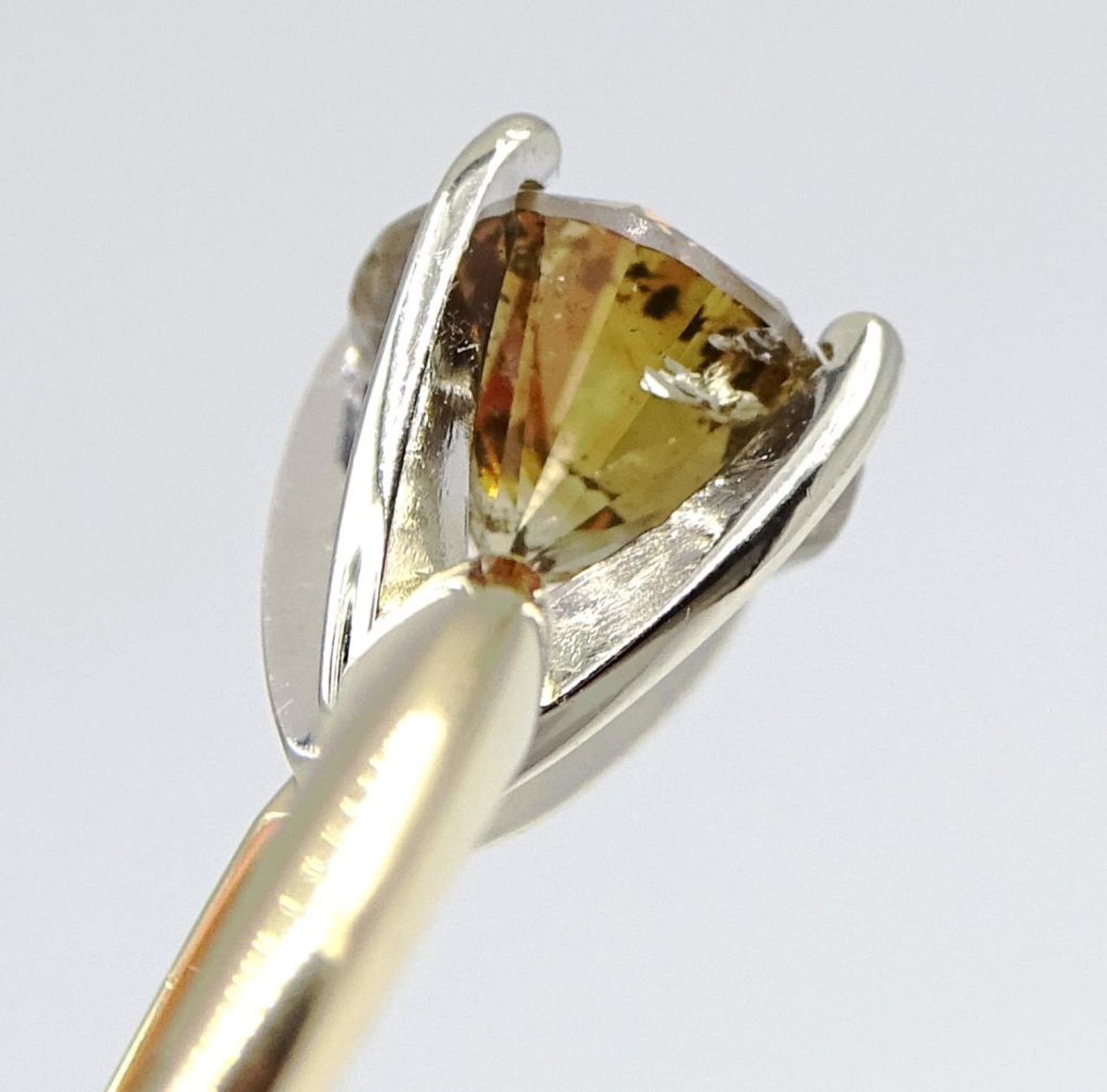 Brillant-Solitär-Ring, 585er GG ,Champagnerfarbiger Brillant ca. 1,5ct., seitl.ein Abplatzer,sowie - Bild 7 aus 9
