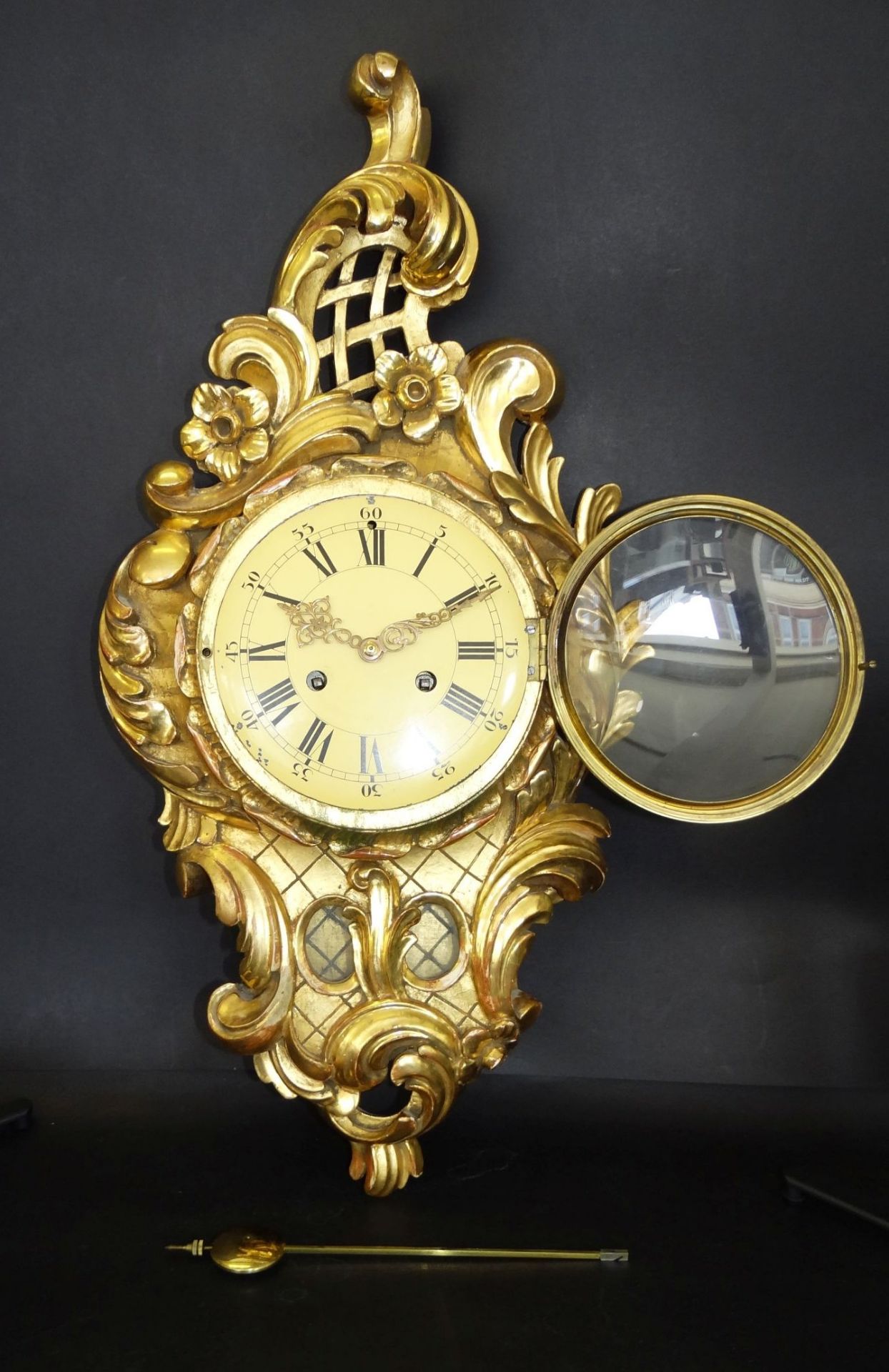gr. Kartell-Uhr, Holz vergoldet, , H-62 cm, B-32 cm, guter Zustand, leider falsches , zu langes - Bild 7 aus 10