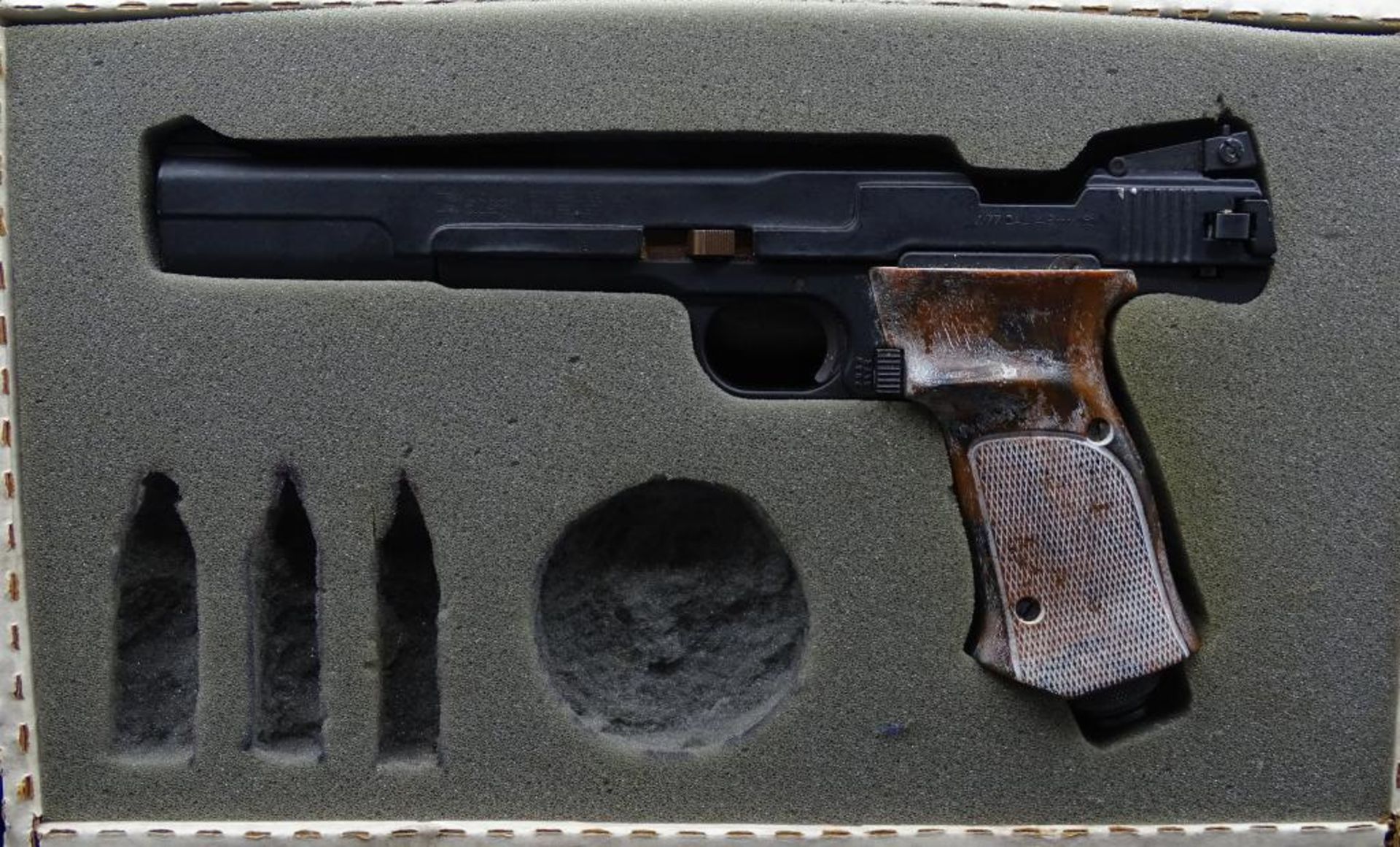 Druckluftpistole, "Daisy",Powerline 790, 177 Cal. (45mm),in Schachtel ohne Deckel, L- 27,7cm,laut