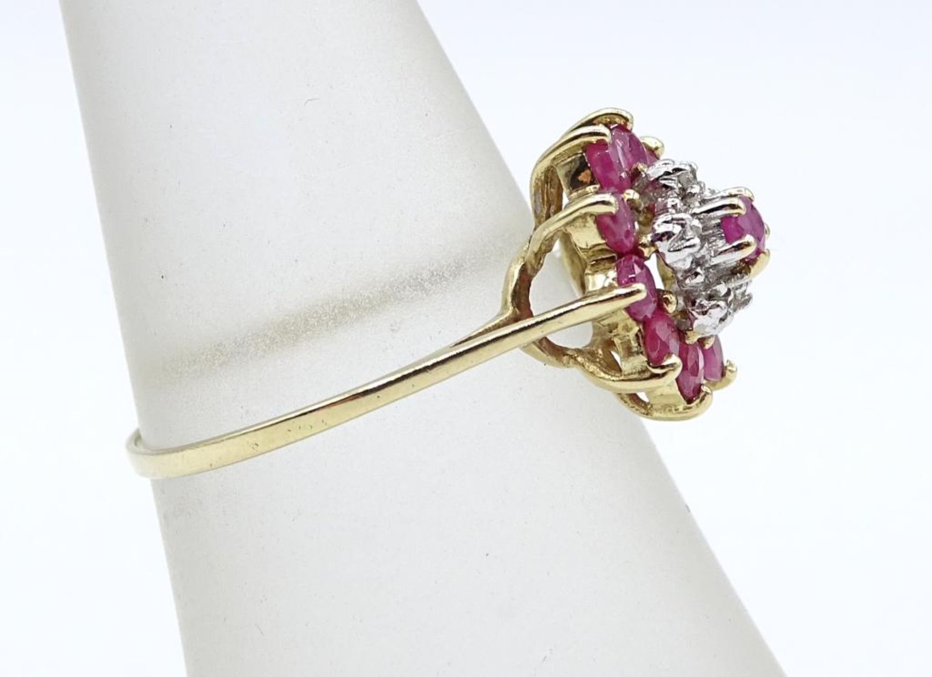 333er GG Ring mit Rubinen und Diamanten, 1,50gr., RG 55 - Bild 4 aus 5