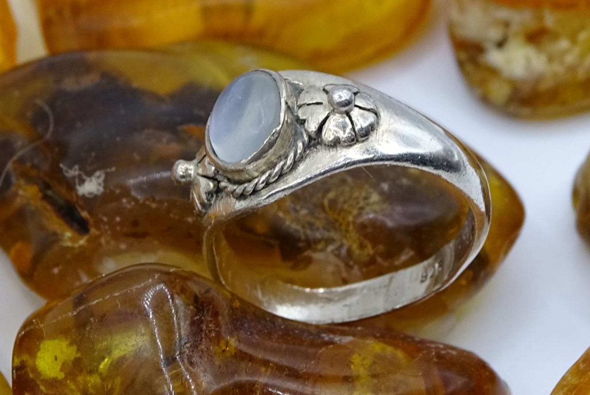 925er Silber Ring mit einem Mondstein Cabochon, 3,54gr., RG 54,Ringschiene etwas gedellt - Bild 2 aus 4