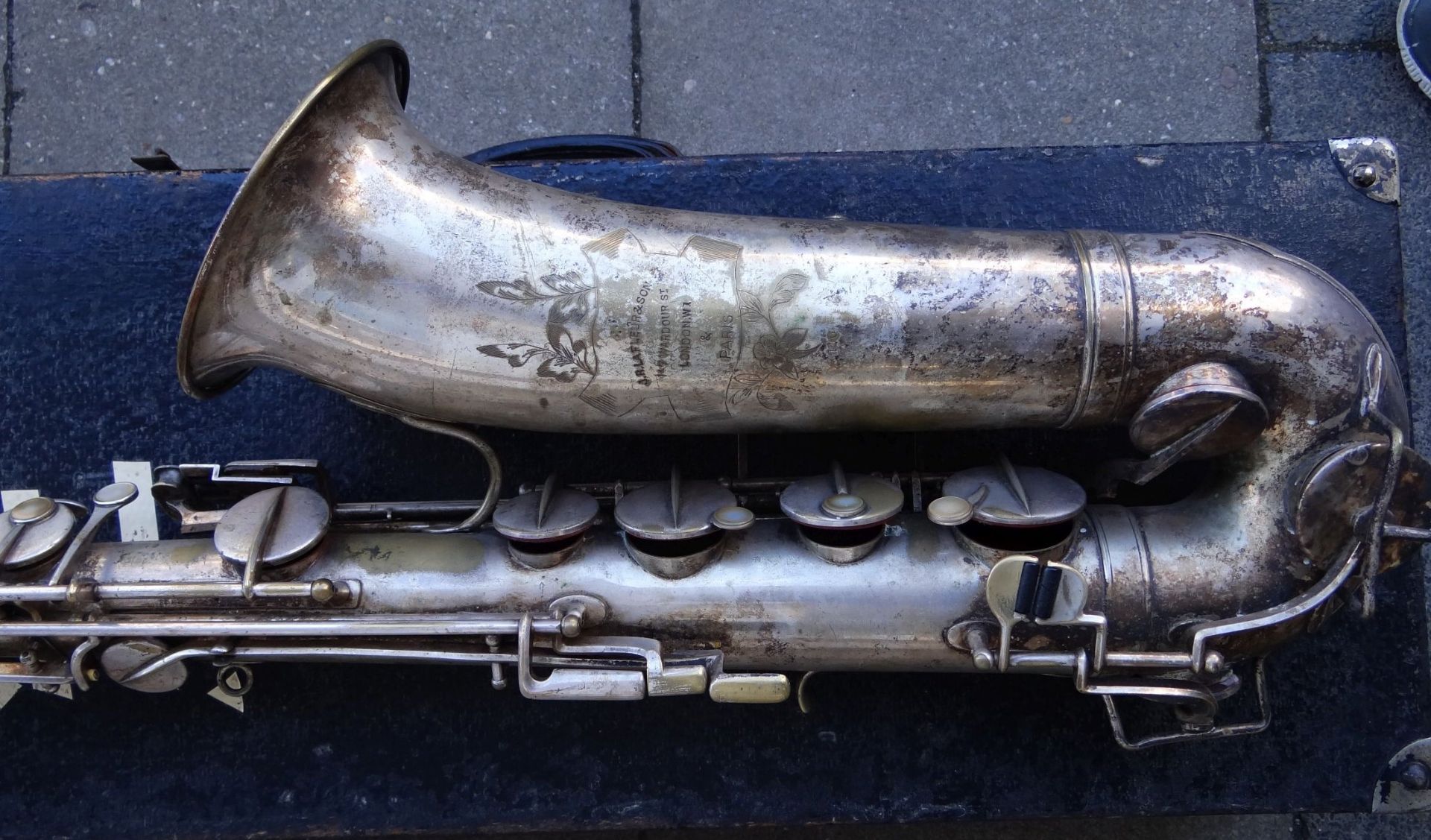 gr. Saxophon "J.R.Lafleur&Sons" London/Paris in Koffer (80x27 cm) Alters-u. Gebrauchsspuren - Bild 7 aus 9