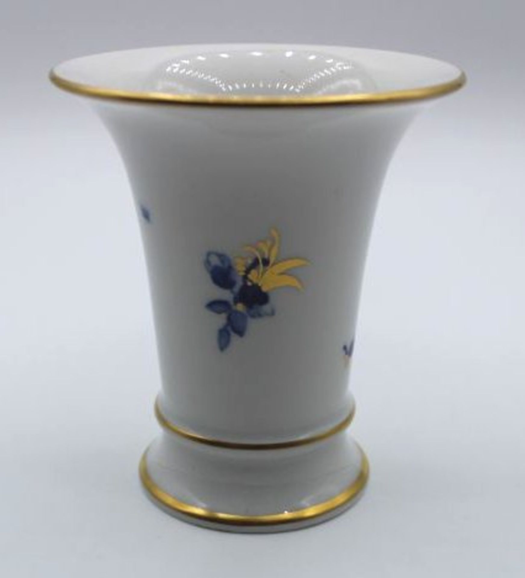 kl. Kratervase, Meissen Schwertermarke, 1. Wahl, Aquatinta, H-9,5cm. - Bild 2 aus 3