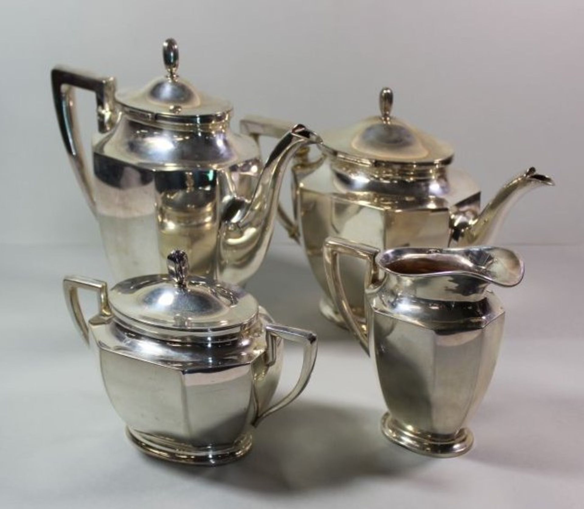 Kaffee-Teekern, Schweden, Silber, zus. 1529,4gr., Kaffeekanne mit 2 kl. Dellen, Zuckerdose