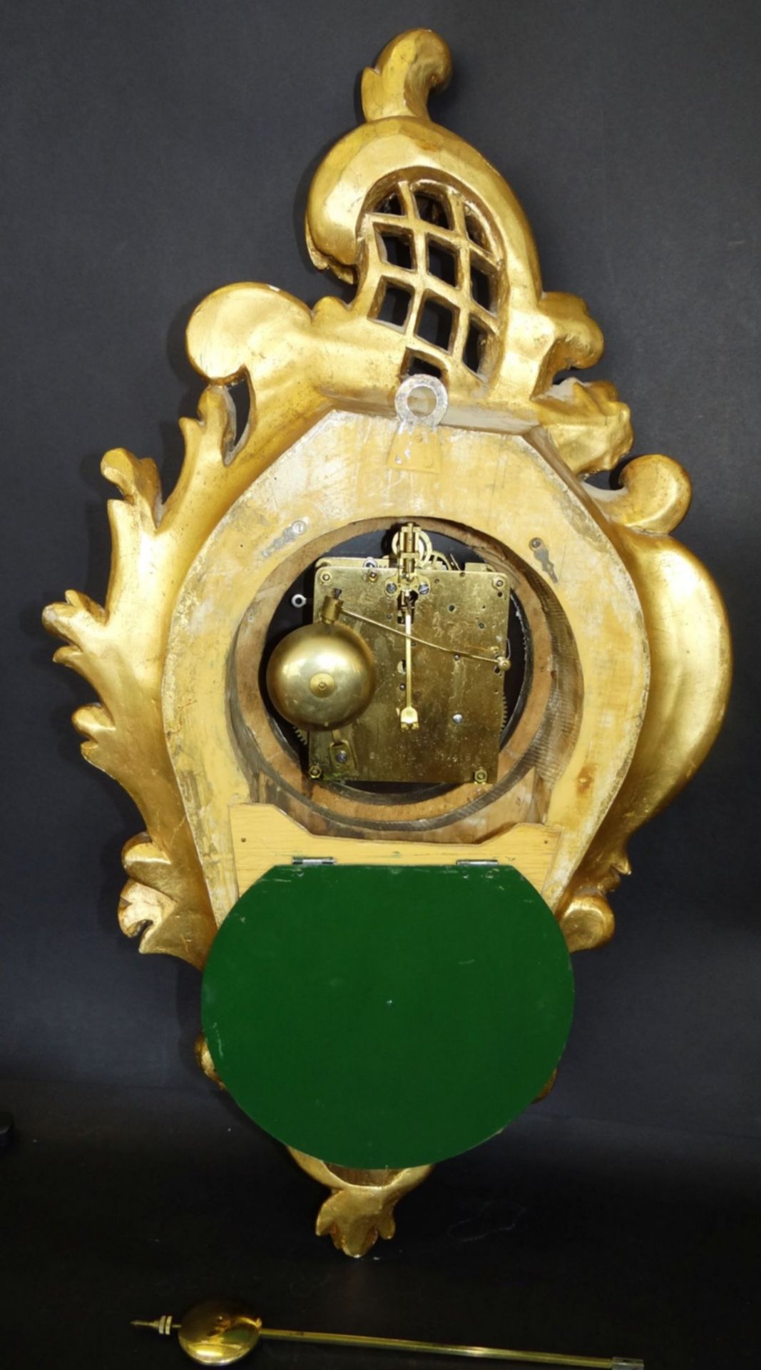 gr. Kartell-Uhr, Holz vergoldet, , H-62 cm, B-32 cm, guter Zustand, leider falsches , zu langes - Bild 8 aus 10