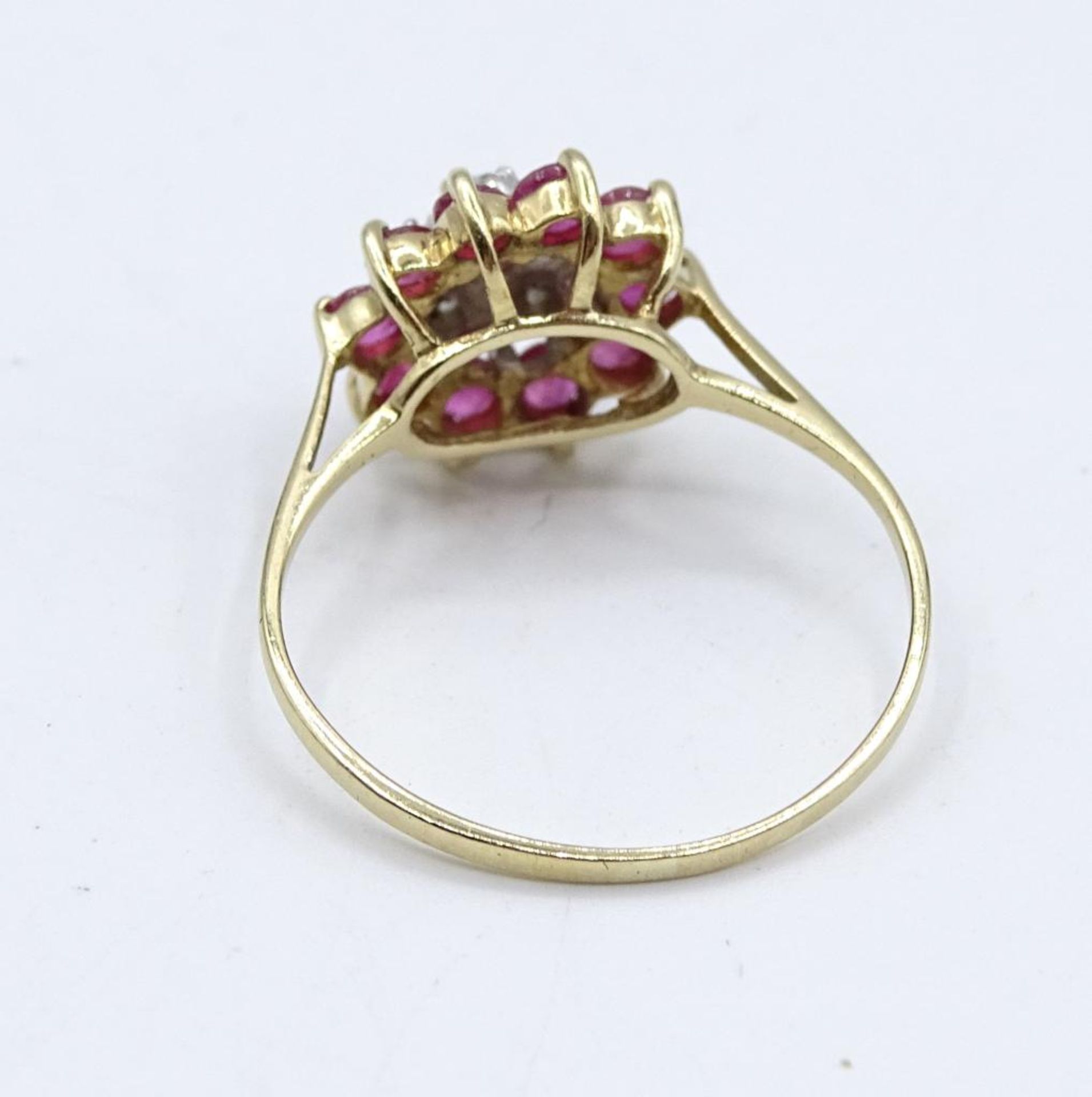 333er GG Ring mit Rubinen und Diamanten, 1,50gr., RG 55 - Bild 5 aus 5