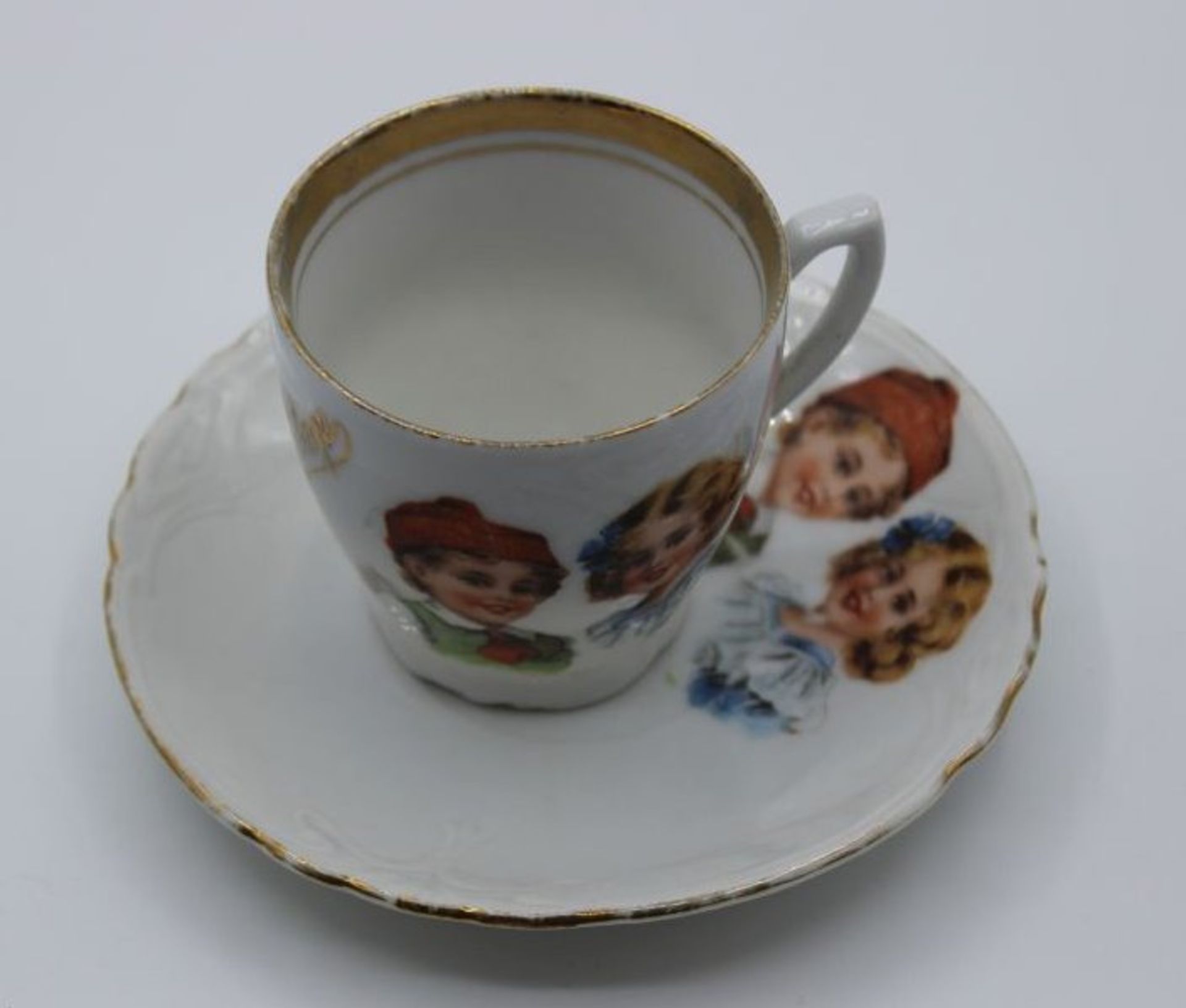 Kindertasse um 1900 mit Spruch "Zum Geburtstag", Silesia, H-6,5cm leicht berieben.