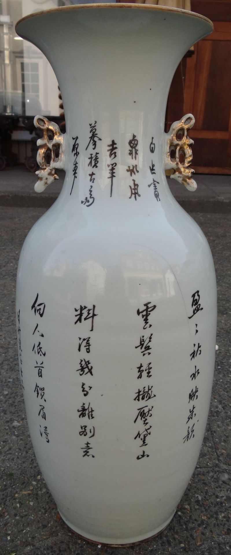 *hohe China-Vase mit figürlicher Malerei, älter, H-59 cm, D-19 cm, ein langer Spannungsri - Bild 5 aus 9