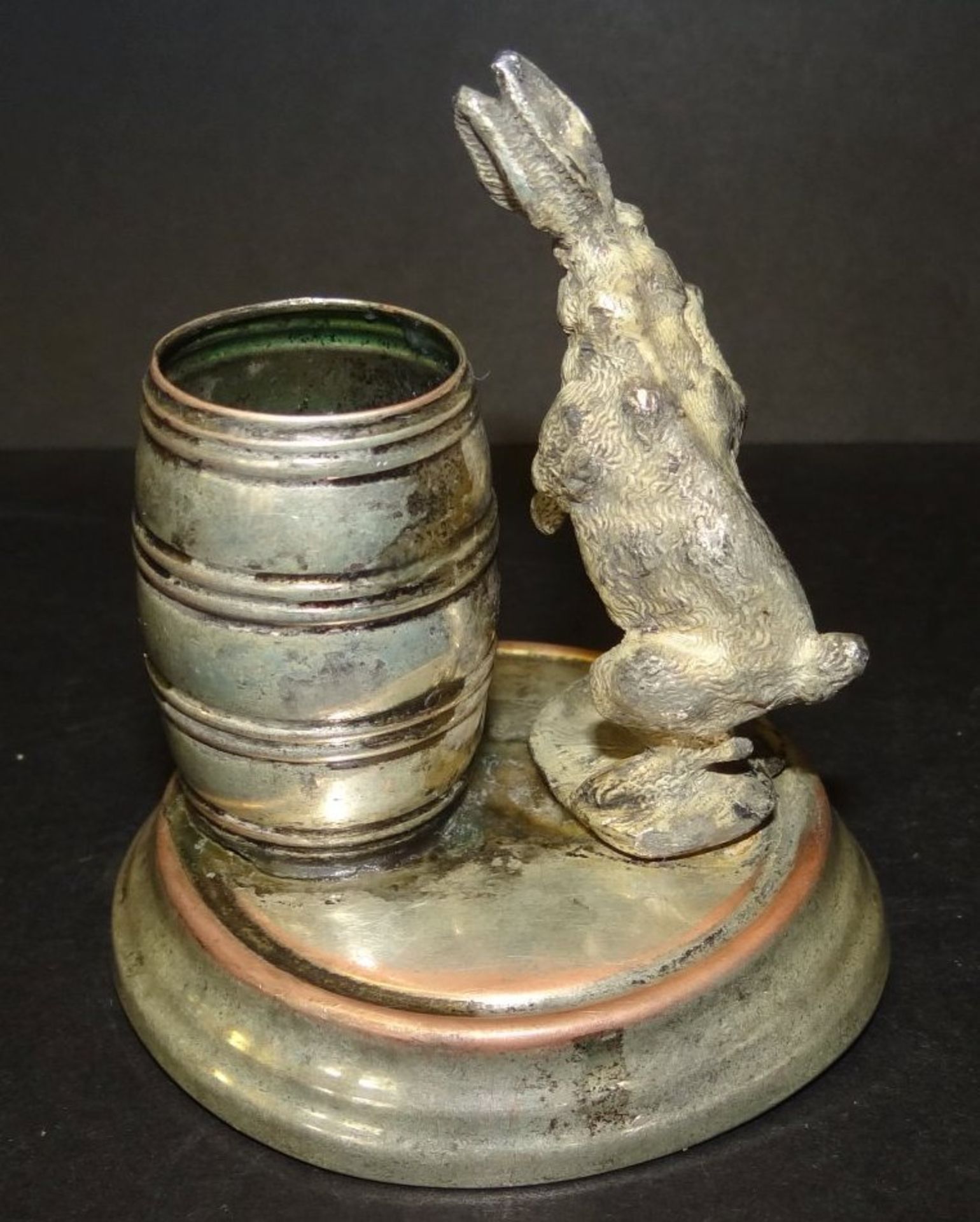 Kerzenhalter oder ähnliches,Kupfer versilbert, berieben, Fass mit Hasen, H-7 c - Bild 4 aus 5