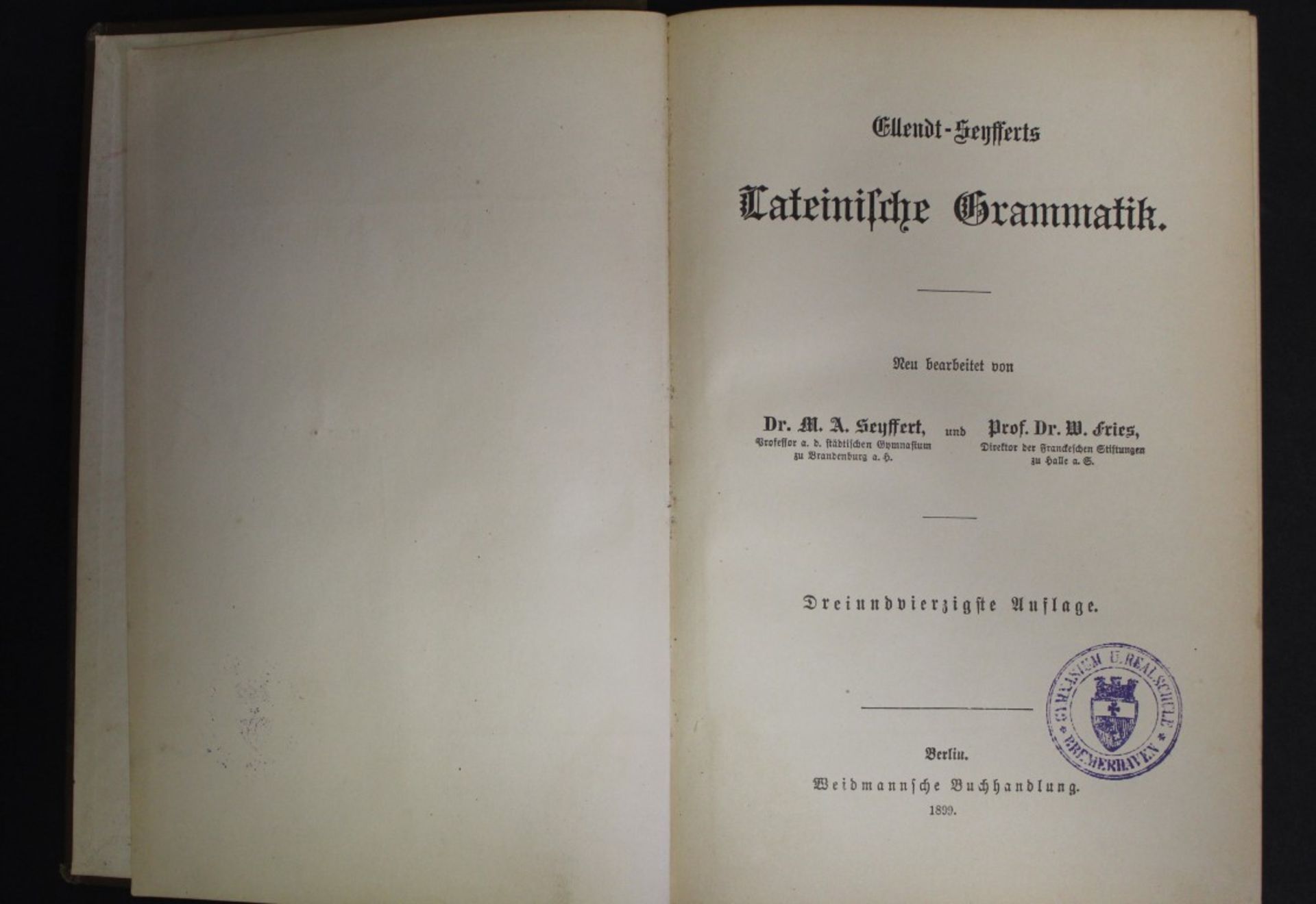 Lateinische Grammatik, Ellendt-Seyfferts,Berlin 1899, 43. Auflage,Alters-u. Gebrauchsspuren - Bild 2 aus 4