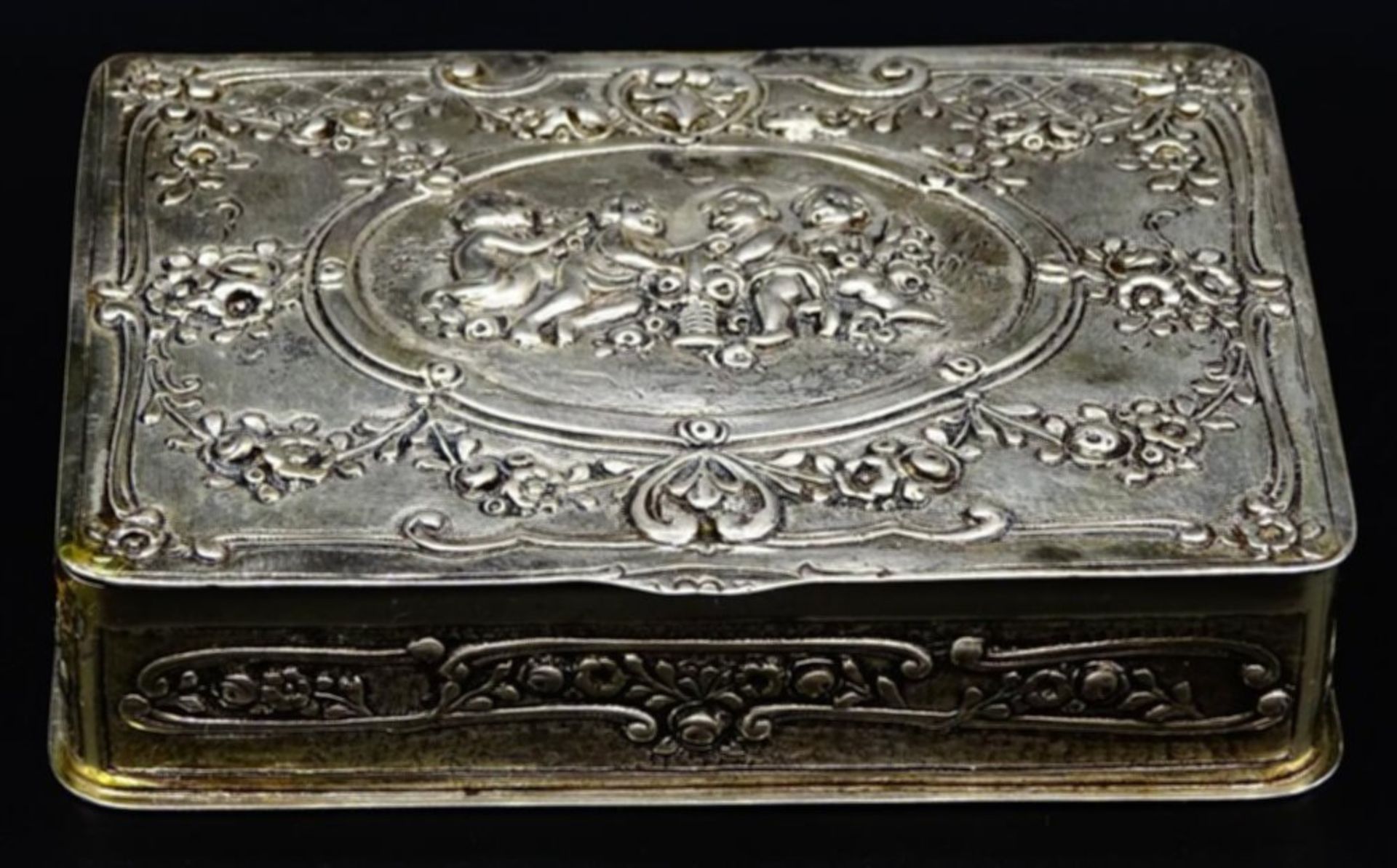 Tabaksdose, Silber-835-, Deckel mit Putti, Christoph Widmann, Pforzheim, H-2,2 cm, 7,5x9,5 cm, 144