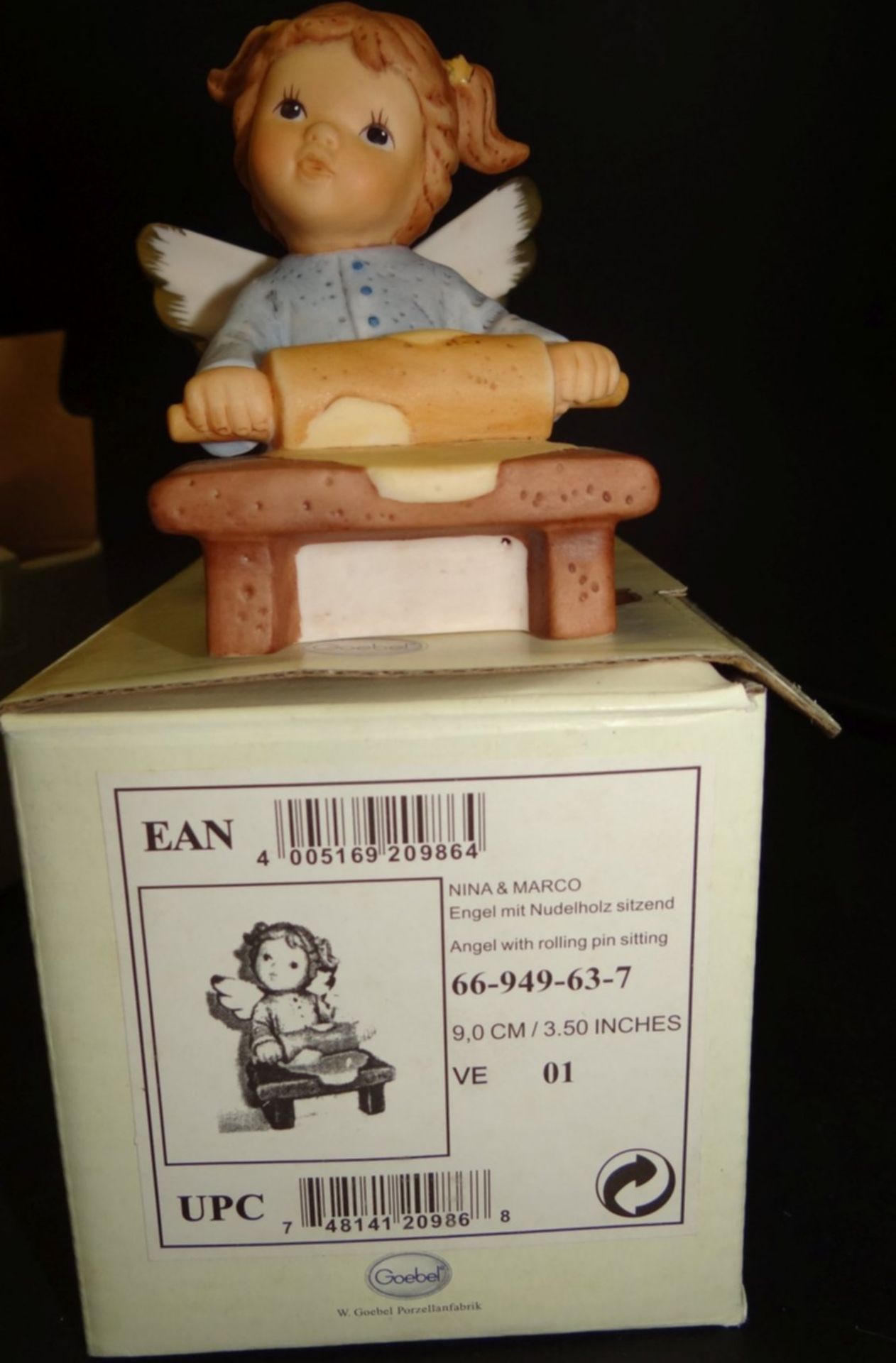 Goebel Engel mit Nudelholz, sitzend, H-9 cm, in OVP - Bild 2 aus 4
