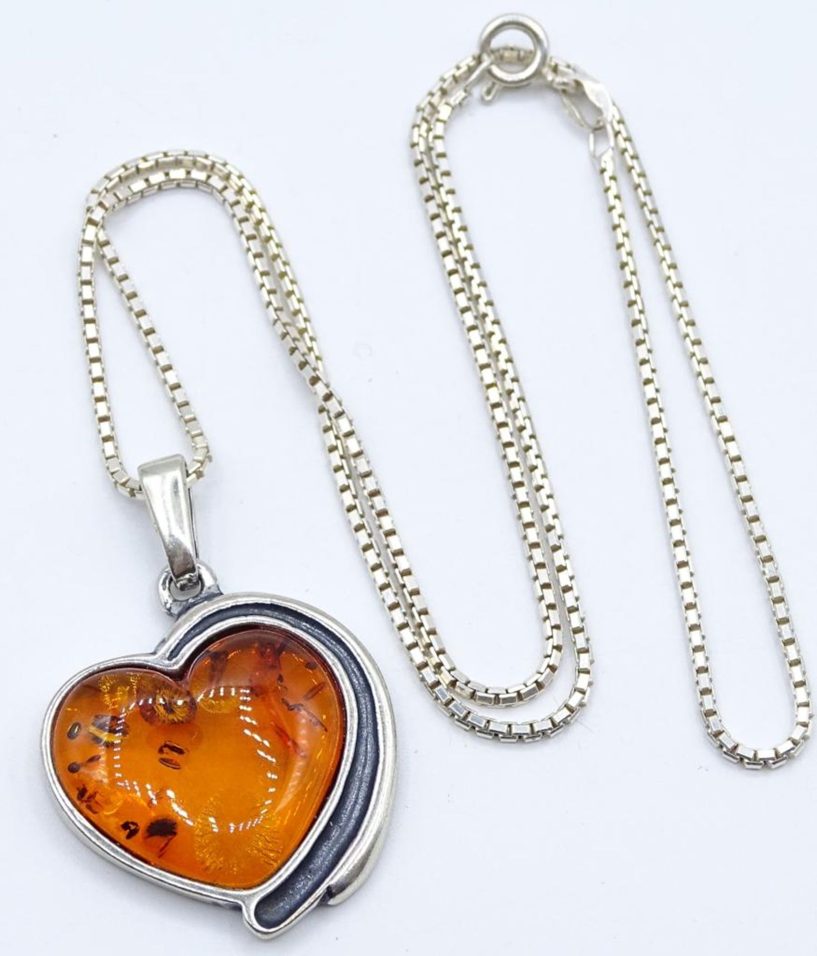 *Halskette mit Bernstein Herz Anhänger,Silber 925/000,ges.Gew.10,2gr.L-45c