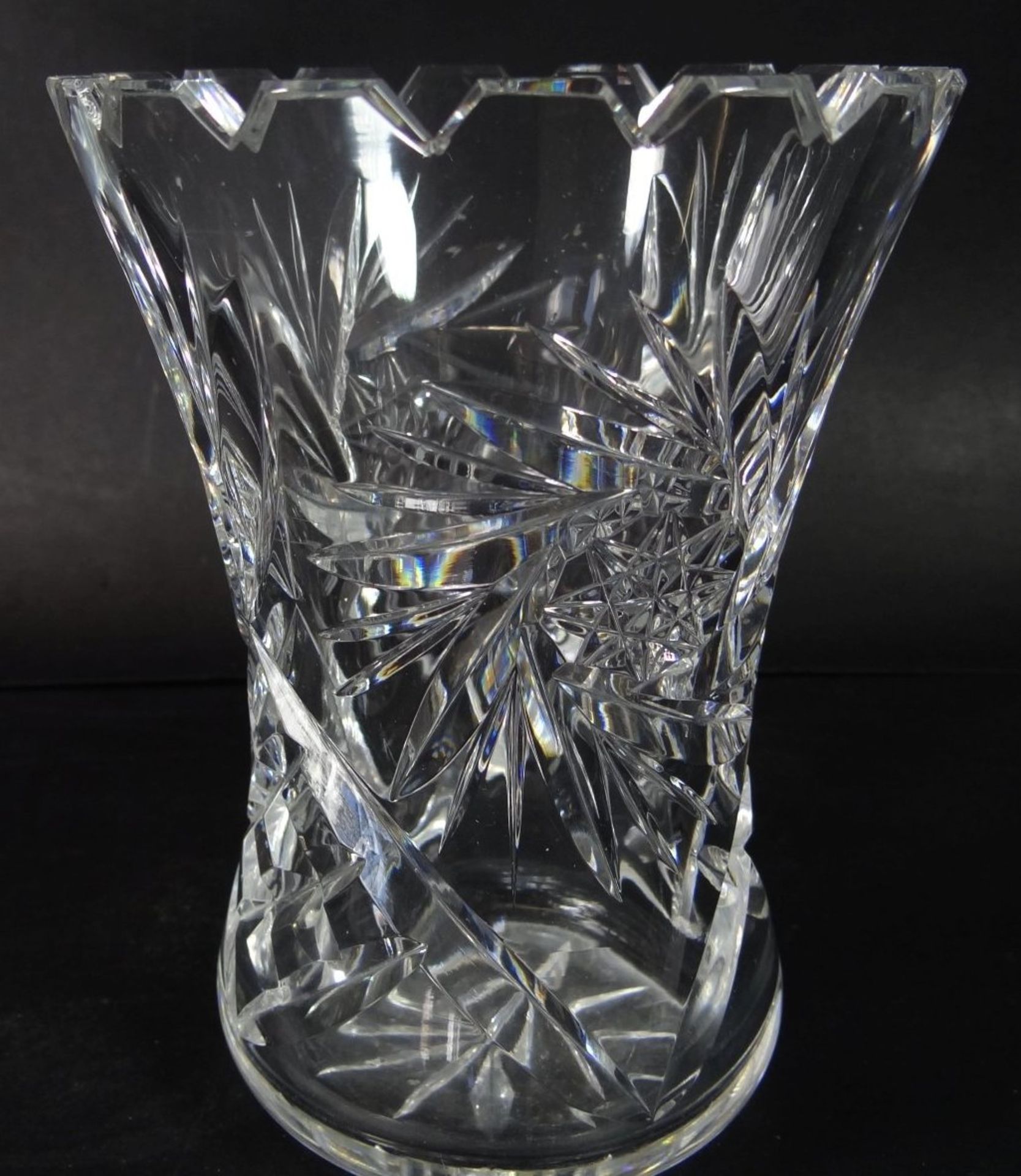 3x div. Kristall-Vasen mit Schliff, 2x Schleuderstern, H-14-15-20 cm, 1x minim. Abplatzer - Bild 5 aus 7