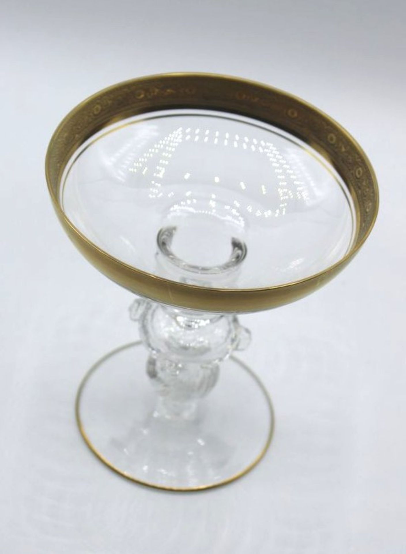 Kerzenleuchter, farbloses Glas mit Noppen und breitem Goldrand, H-13cm. - Bild 2 aus 2