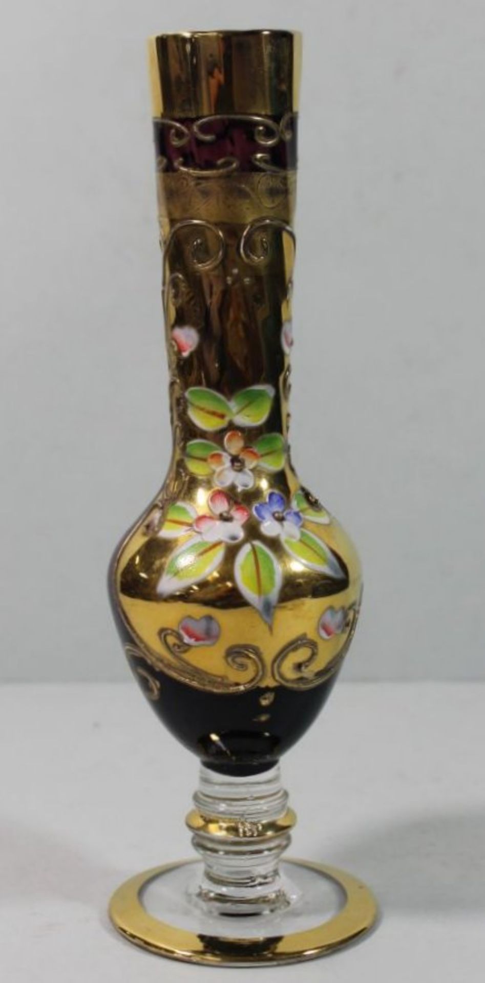 Vase auf Stand, Emaillemalerei, wohl Italien, H-20,5cm.
