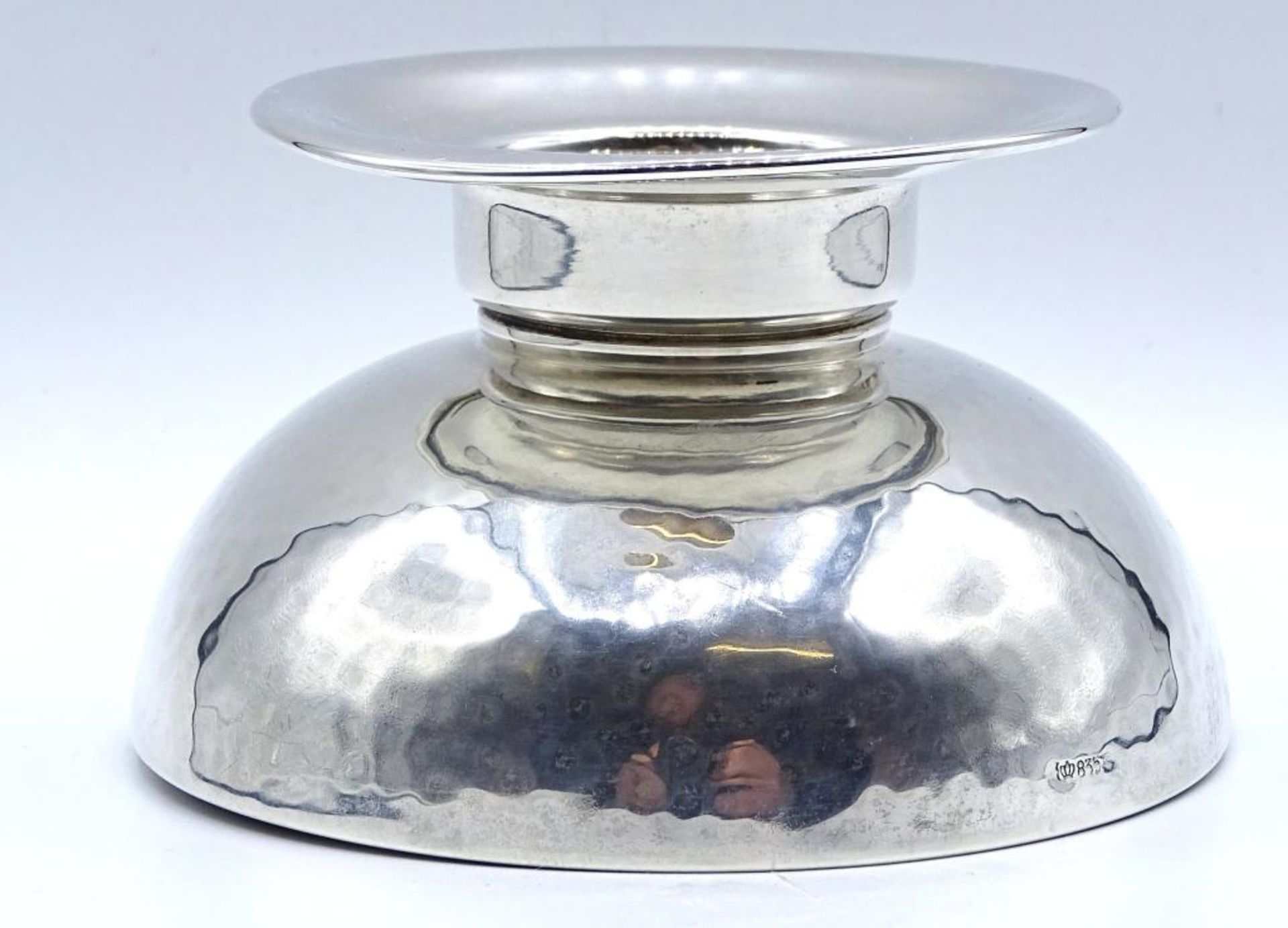 Großer Teelichthalter Silber 835/000,Hammerschlagdekor,H-6,5cm,d-11,5cm,gefüllter Stan - Image 2 of 6