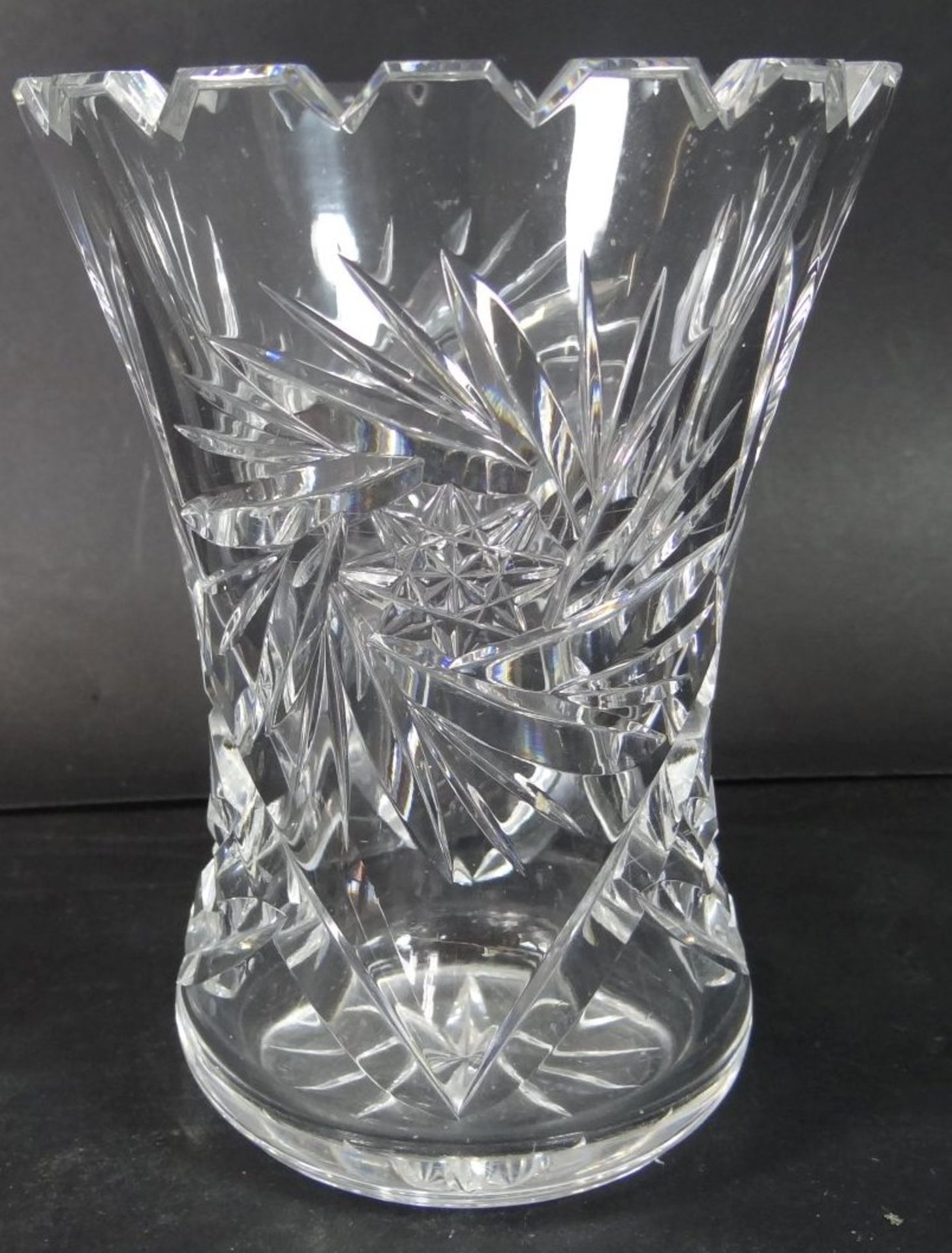 3x div. Kristall-Vasen mit Schliff, 2x Schleuderstern, H-14-15-20 cm, 1x minim. Abplatzer - Bild 2 aus 7