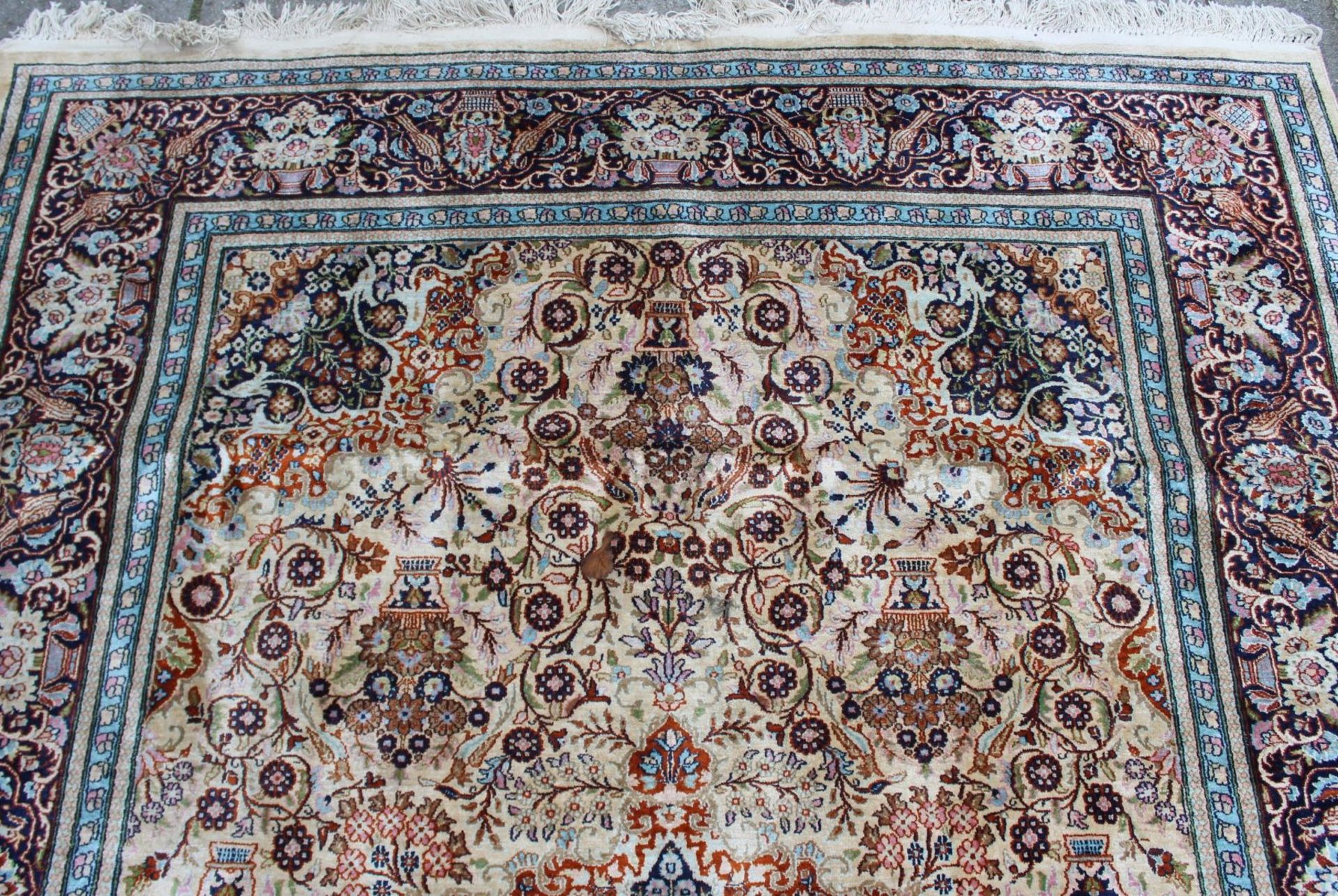 gr. Orientteppich, Seidenflor, schönes Muster, guter Zustand, 285 x 180cm. - Bild 4 aus 5