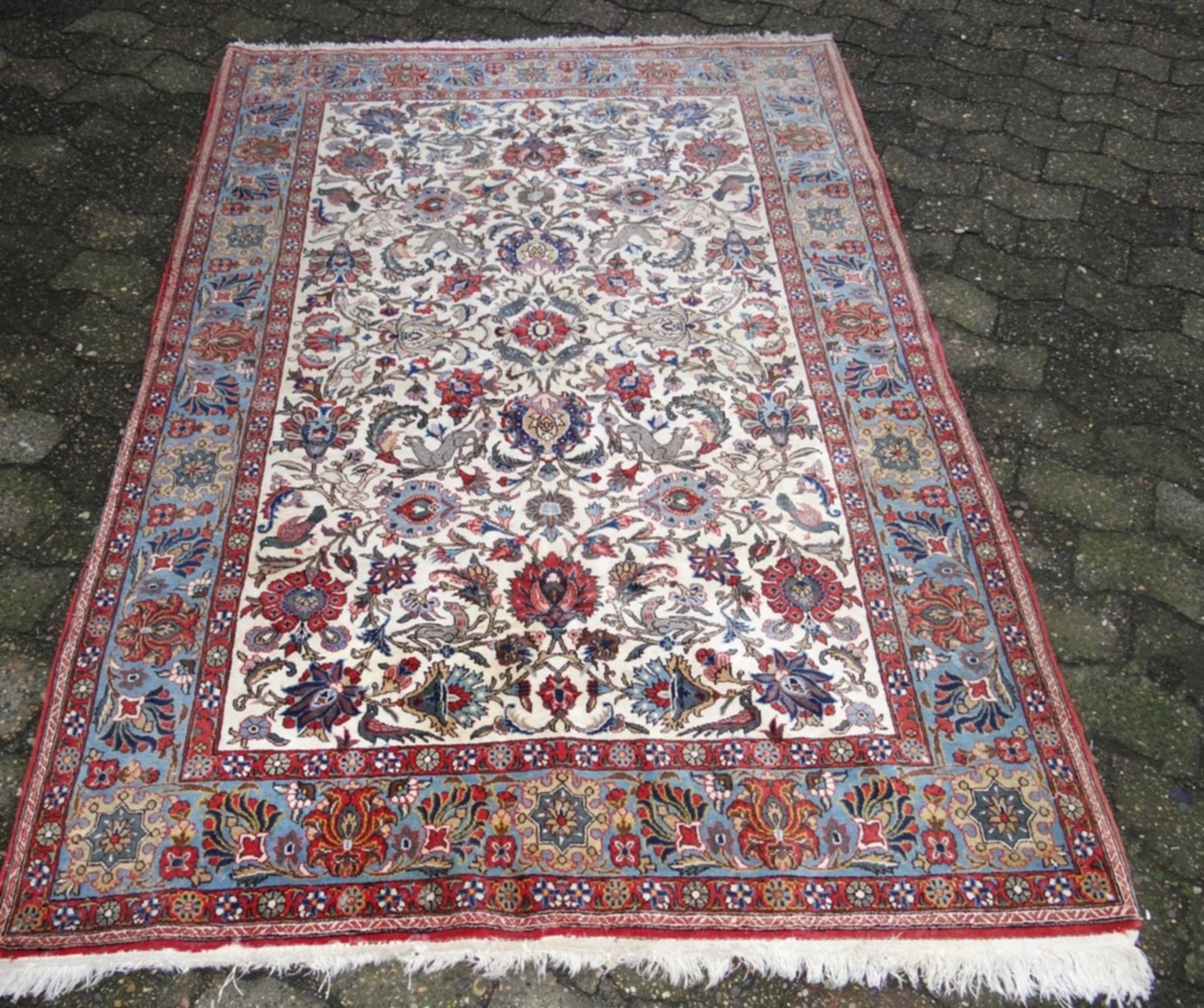 Orientteppich, Iran, 135x210 cm, an einer Ecke alter Mottenfrass. - Bild 2 aus 7