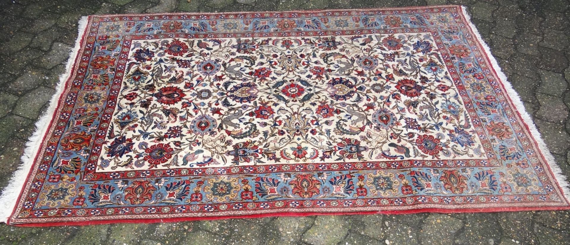 Orientteppich, Iran, 135x210 cm, an einer Ecke alter Mottenfrass. - Bild 3 aus 7
