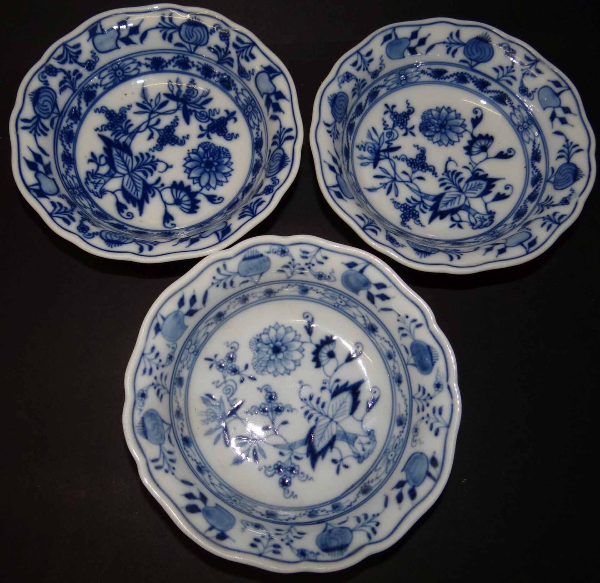 3x Beilagen-Schälchen "Meissen" Zwiebelmuster, Knaufschwerter 2x durchschliffen, H-3 cm, D-12 c