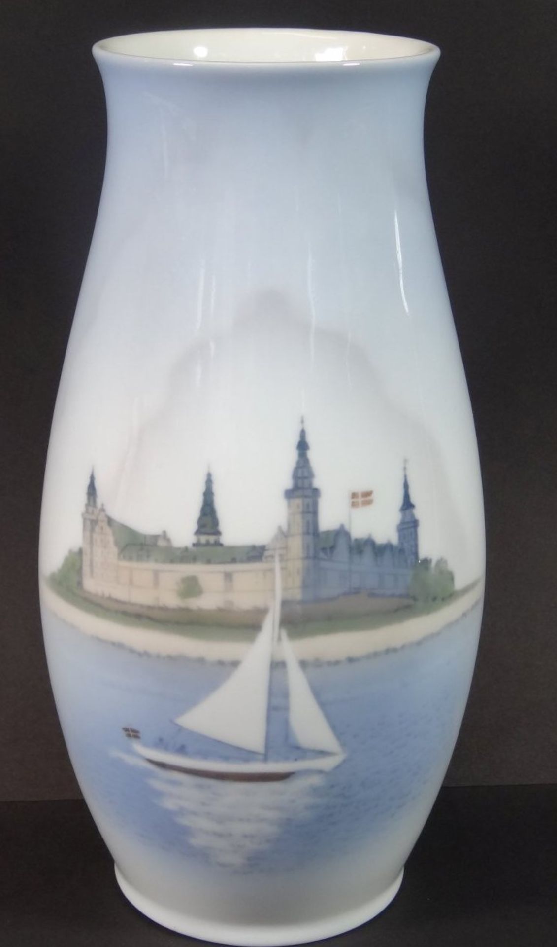 Vase "Bing&Gröndahl" Copenhagen, mit Schlossansicht, H-21 c