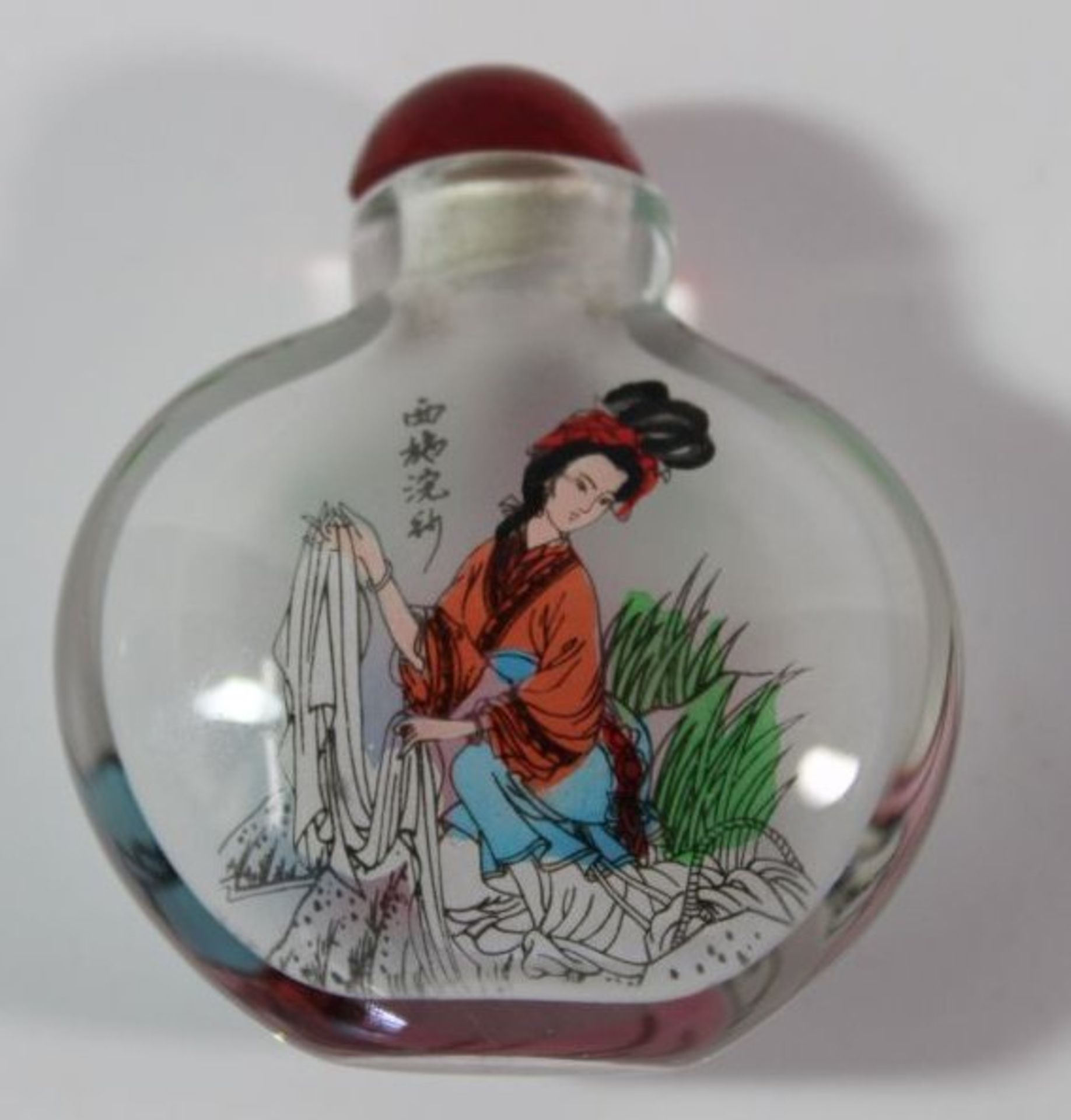 Snuffbottle, China, Zwischenglasmalerei, H-5cm B-4,5cm.