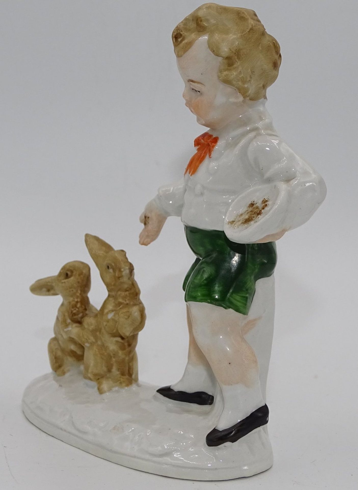 Figur Junge mit Hasen "Lippelsdorf", DDR, bemalt, H-11 cm, B-9 cm - Bild 3 aus 6