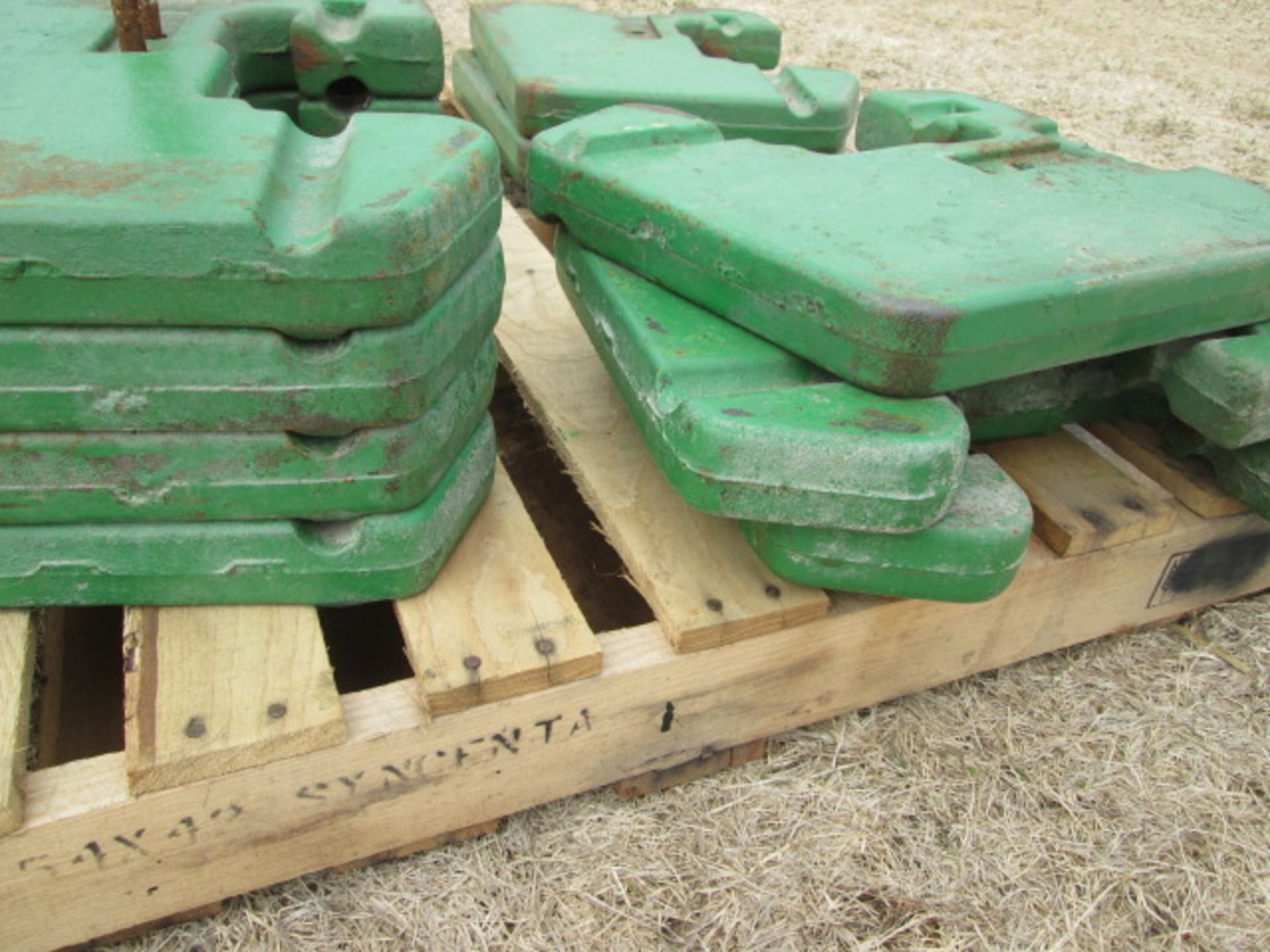 JOHN DEERE SUITCASE WEIGHTS, SOLD EACH, 10X THE MONEY - Image 3 of 4