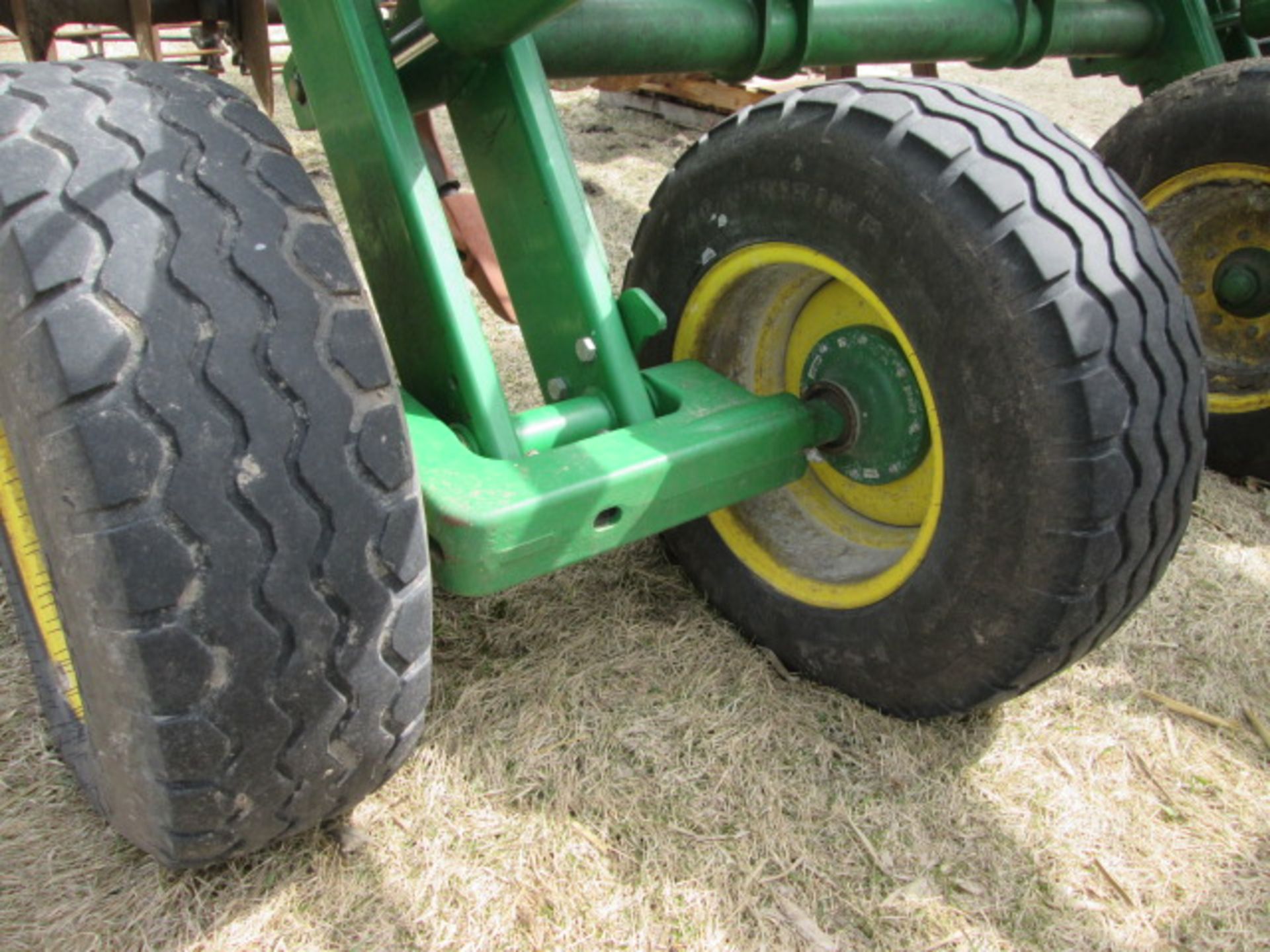 2014 JOHN DEERE 2720 DISC RIPPER, 9 SHANK, ROLLING BASKETS - Image 11 of 11